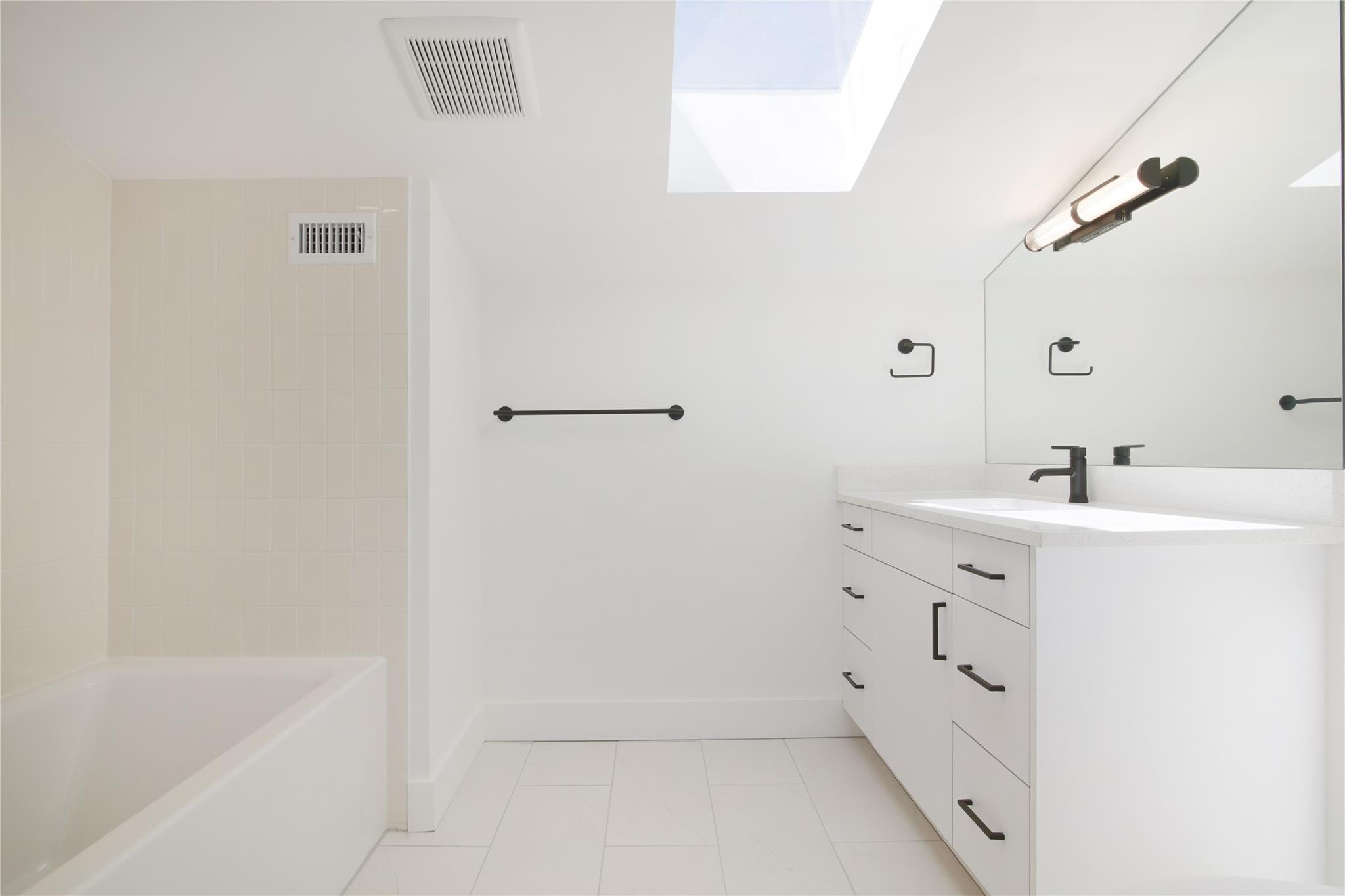 2401 Willow St, Austin, TX 78702