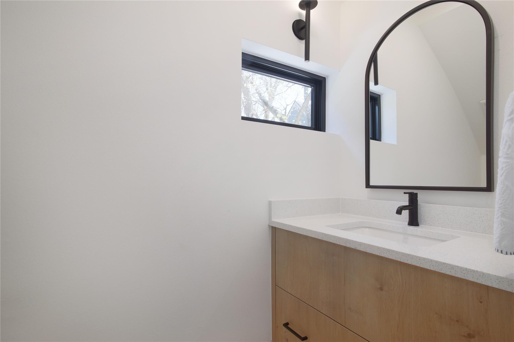 2401 Willow St, Austin, TX 78702