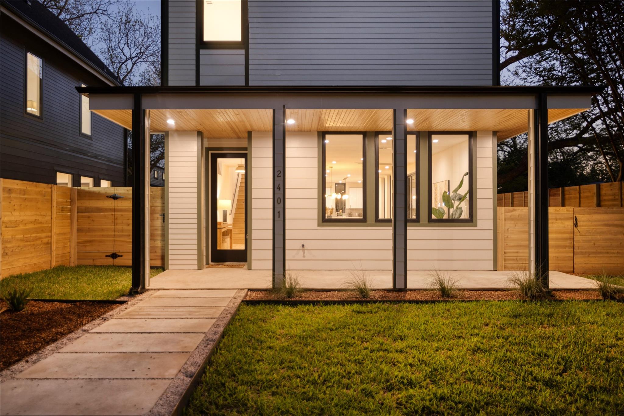 2401 Willow St, Austin, TX 78702