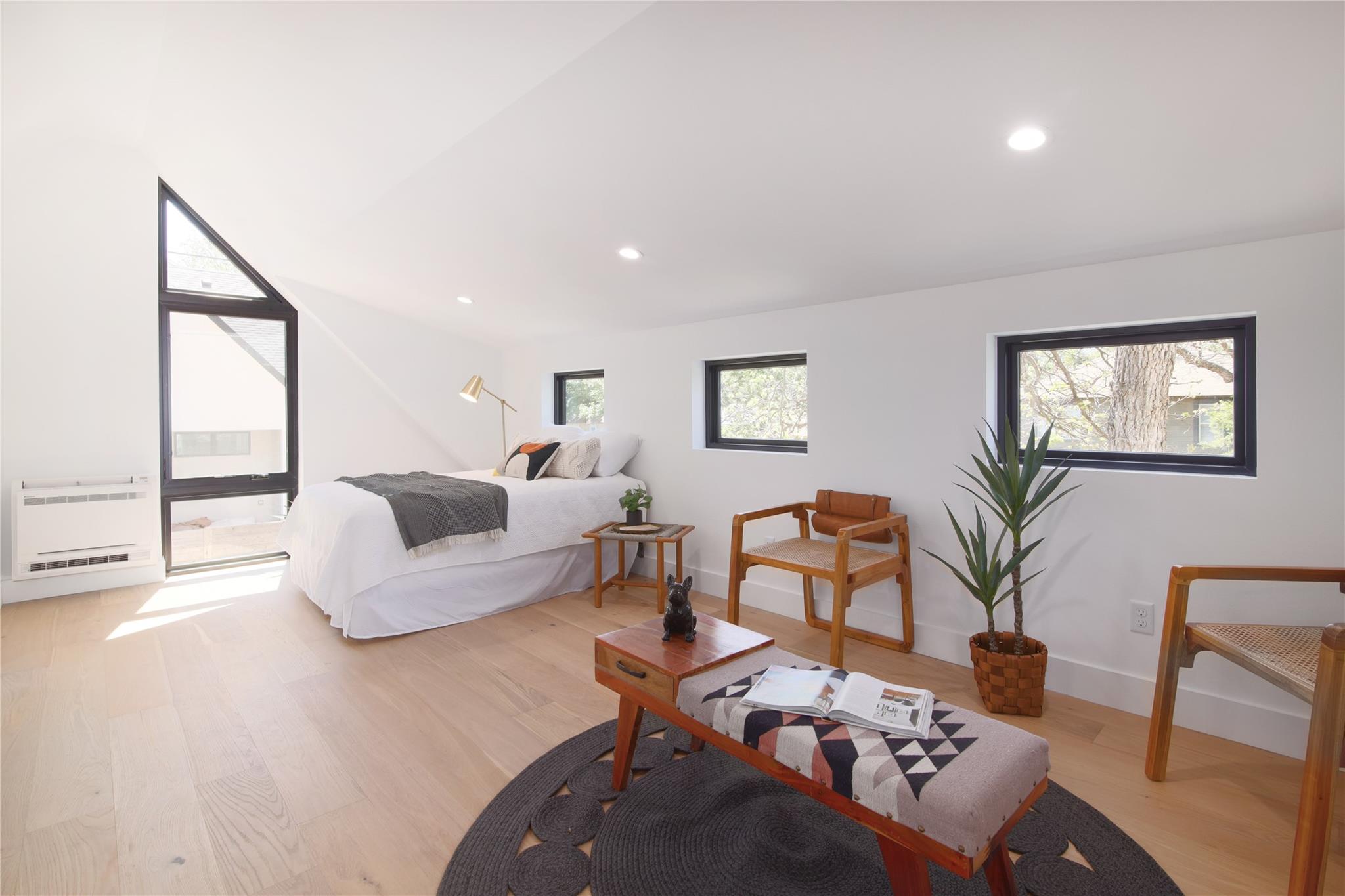 2401 Willow St, Austin, TX 78702