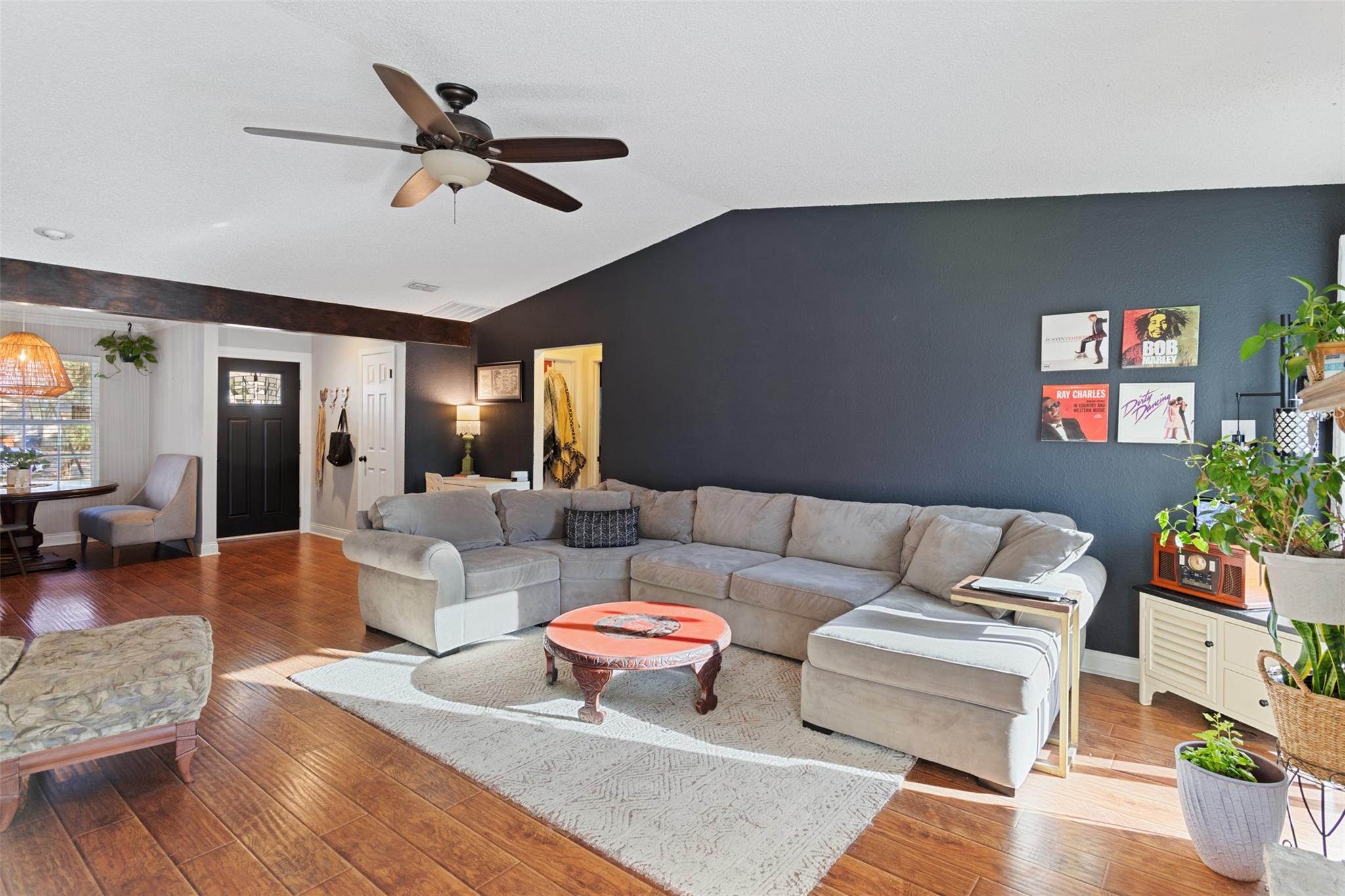 3909 Holt Dr, Austin, TX 78749