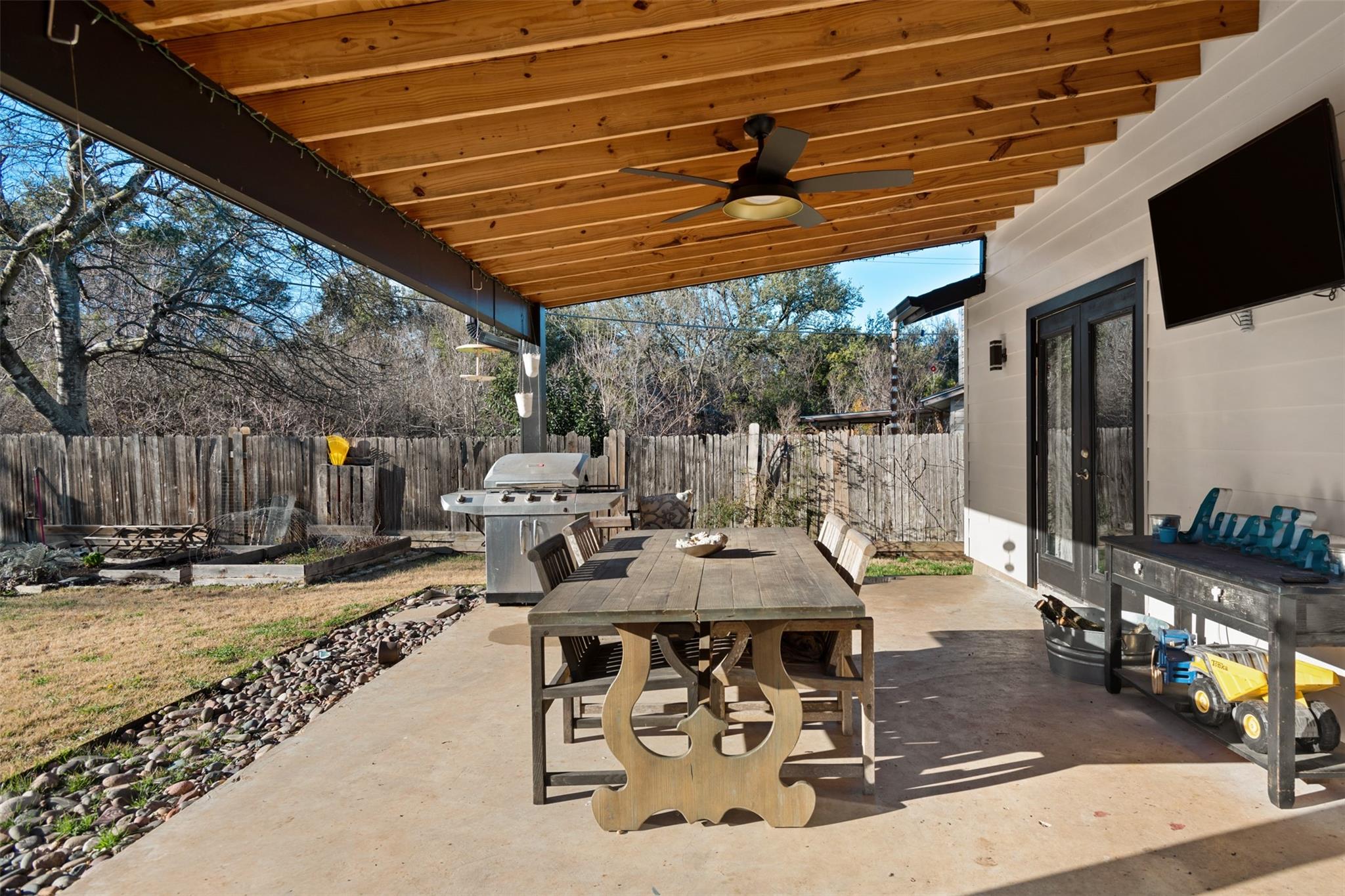 3909 Holt Dr, Austin, TX 78749