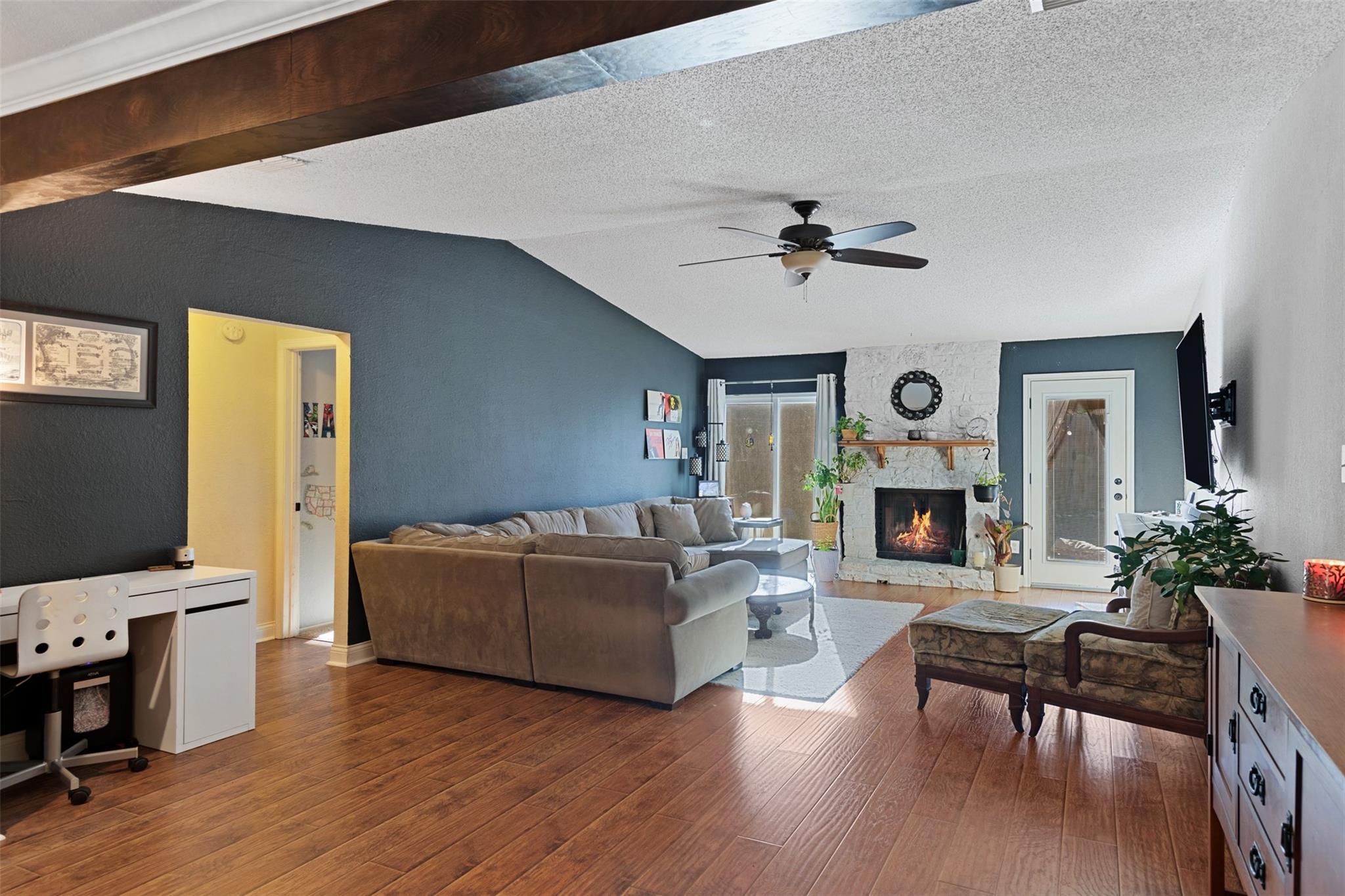 3909 Holt Dr, Austin, TX 78749