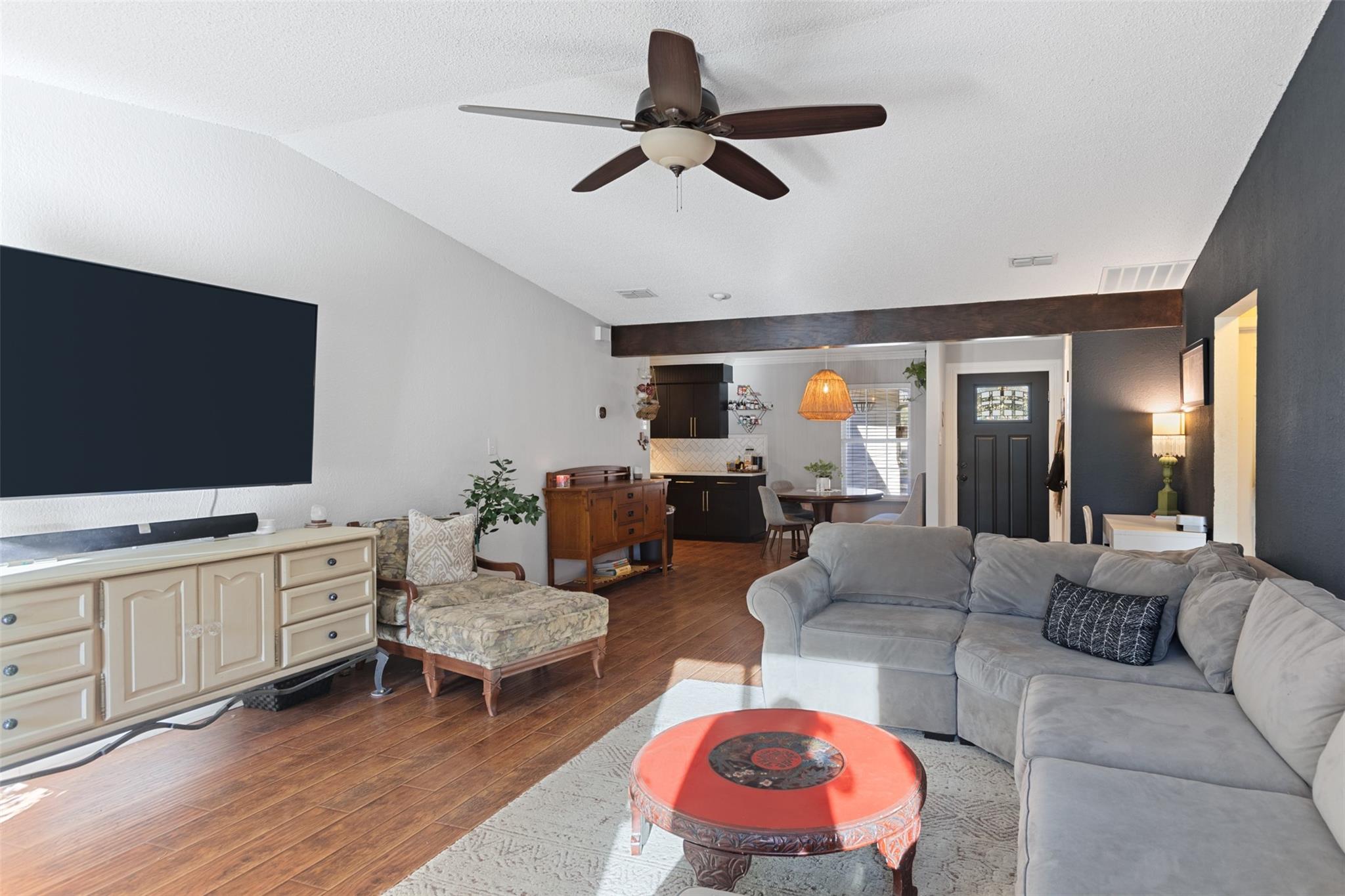 3909 Holt Dr, Austin, TX 78749