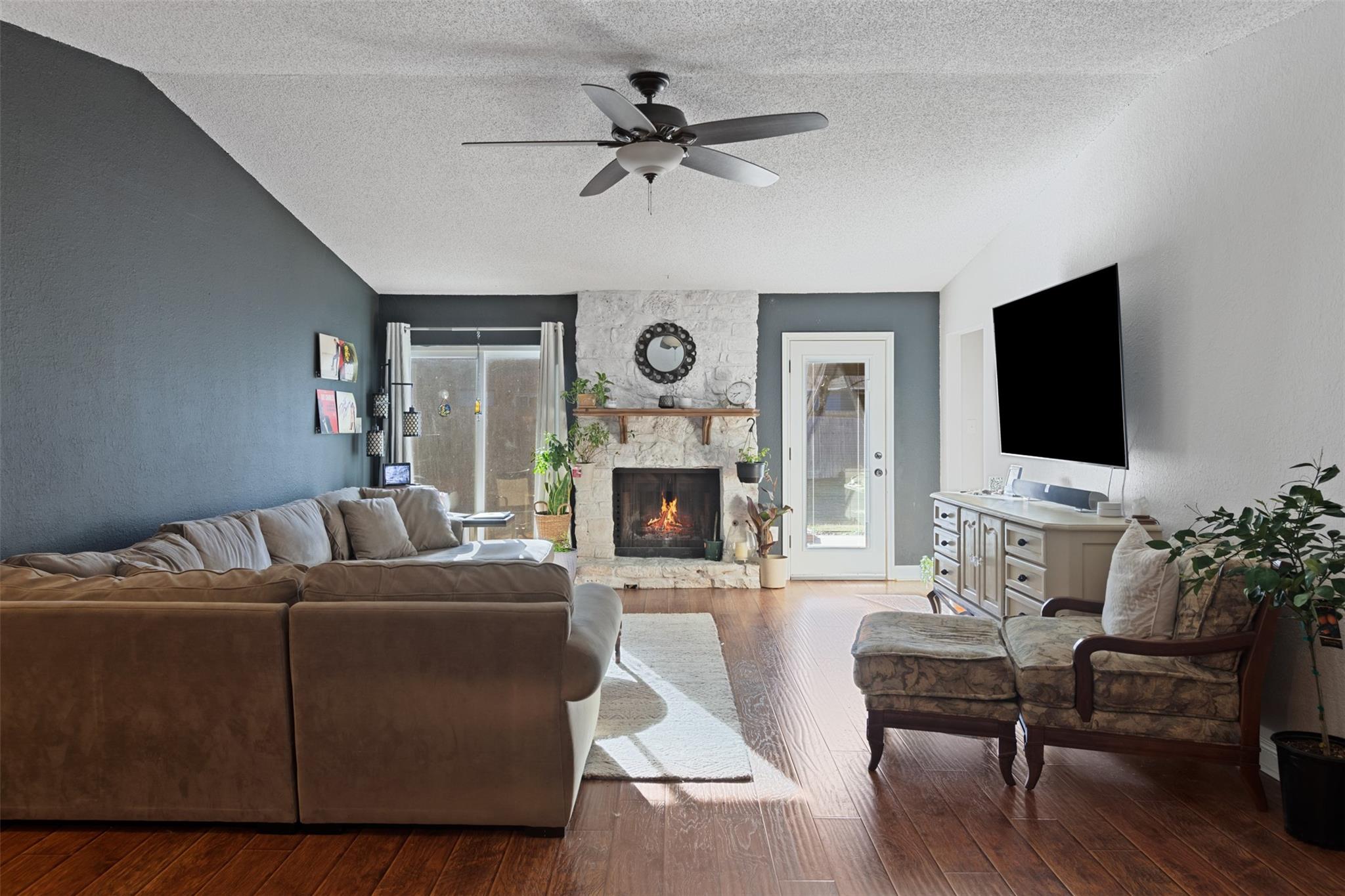 3909 Holt Dr, Austin, TX 78749