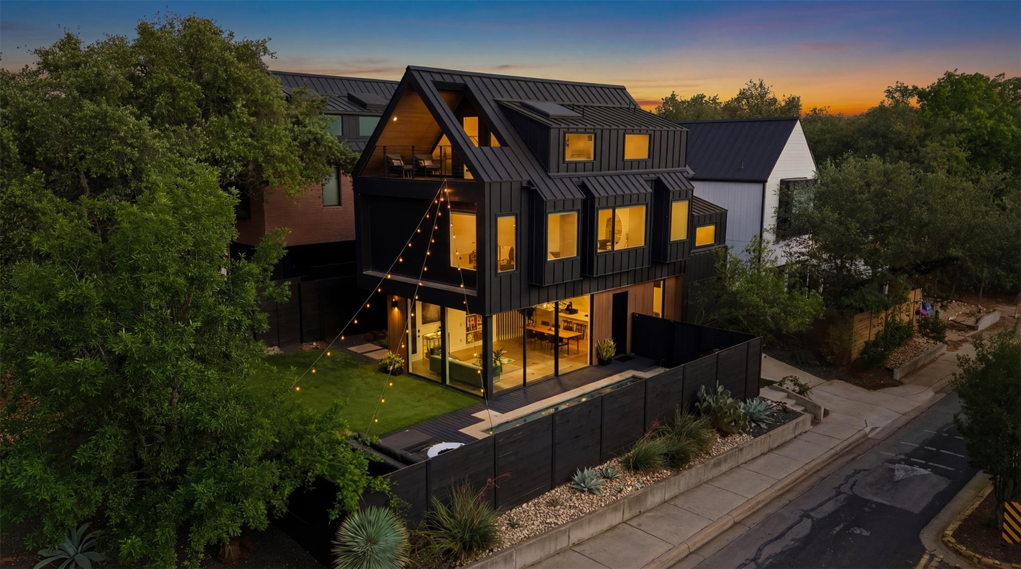 917 James St # 1, Austin, TX 78704