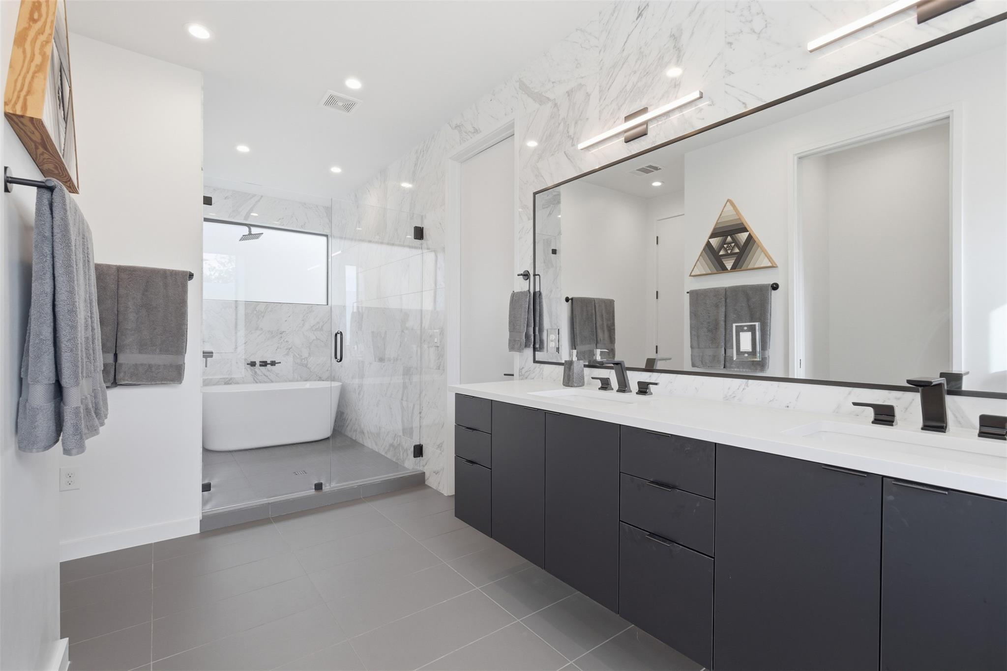 917 James St # 1, Austin, TX 78704