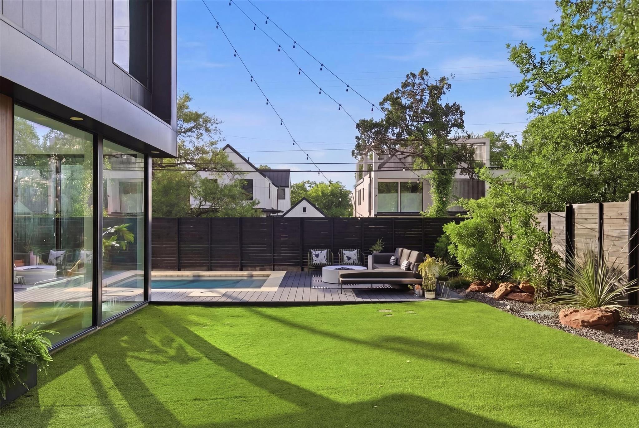 917 James St # 1, Austin, TX 78704