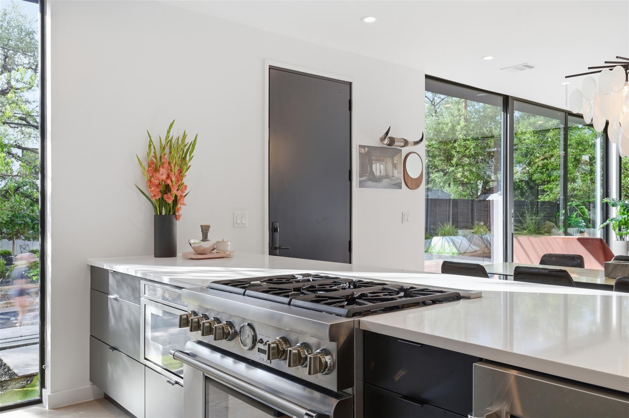 917 James St # 1, Austin, TX 78704