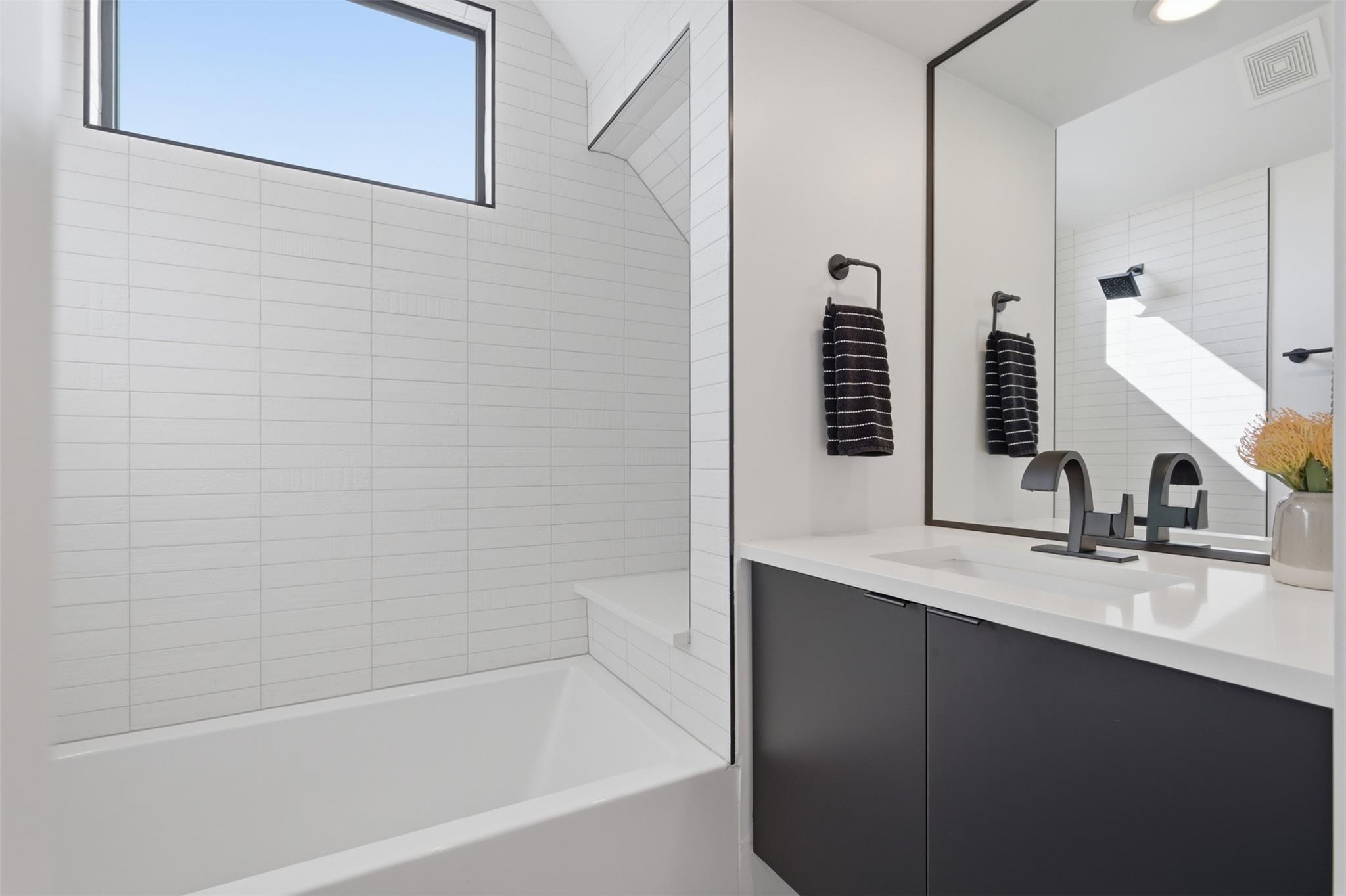 917 James St # 1, Austin, TX 78704