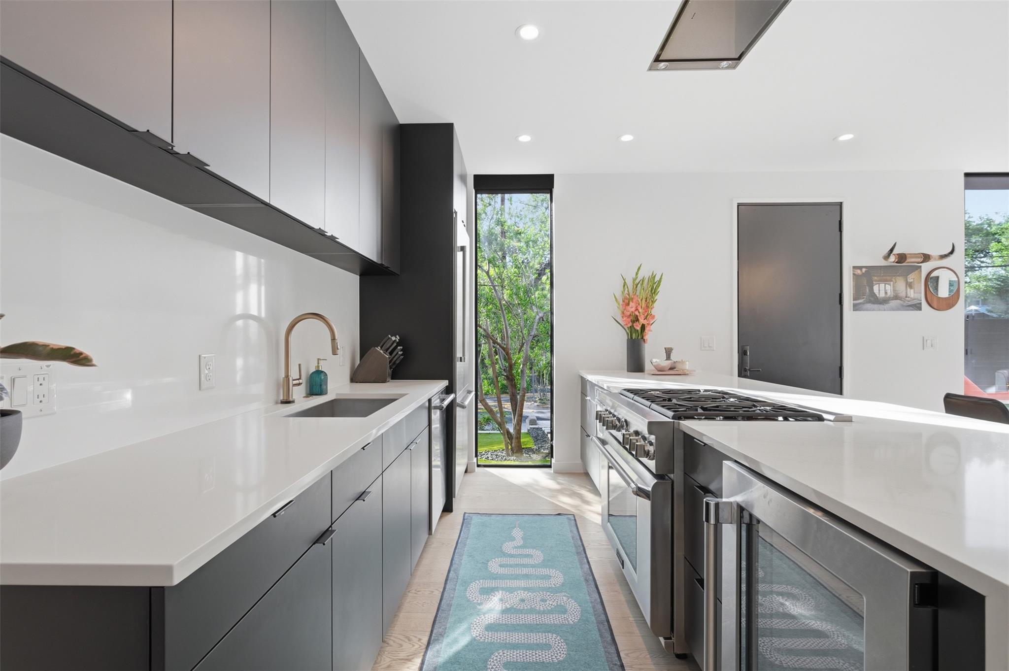 917 James St # 1, Austin, TX 78704