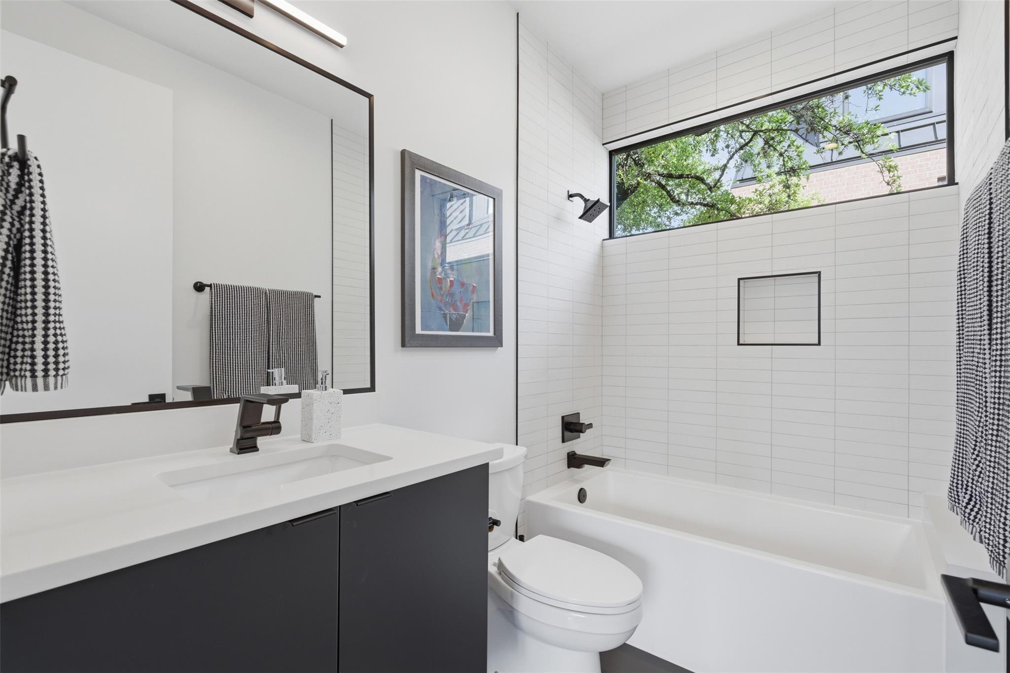 917 James St # 1, Austin, TX 78704