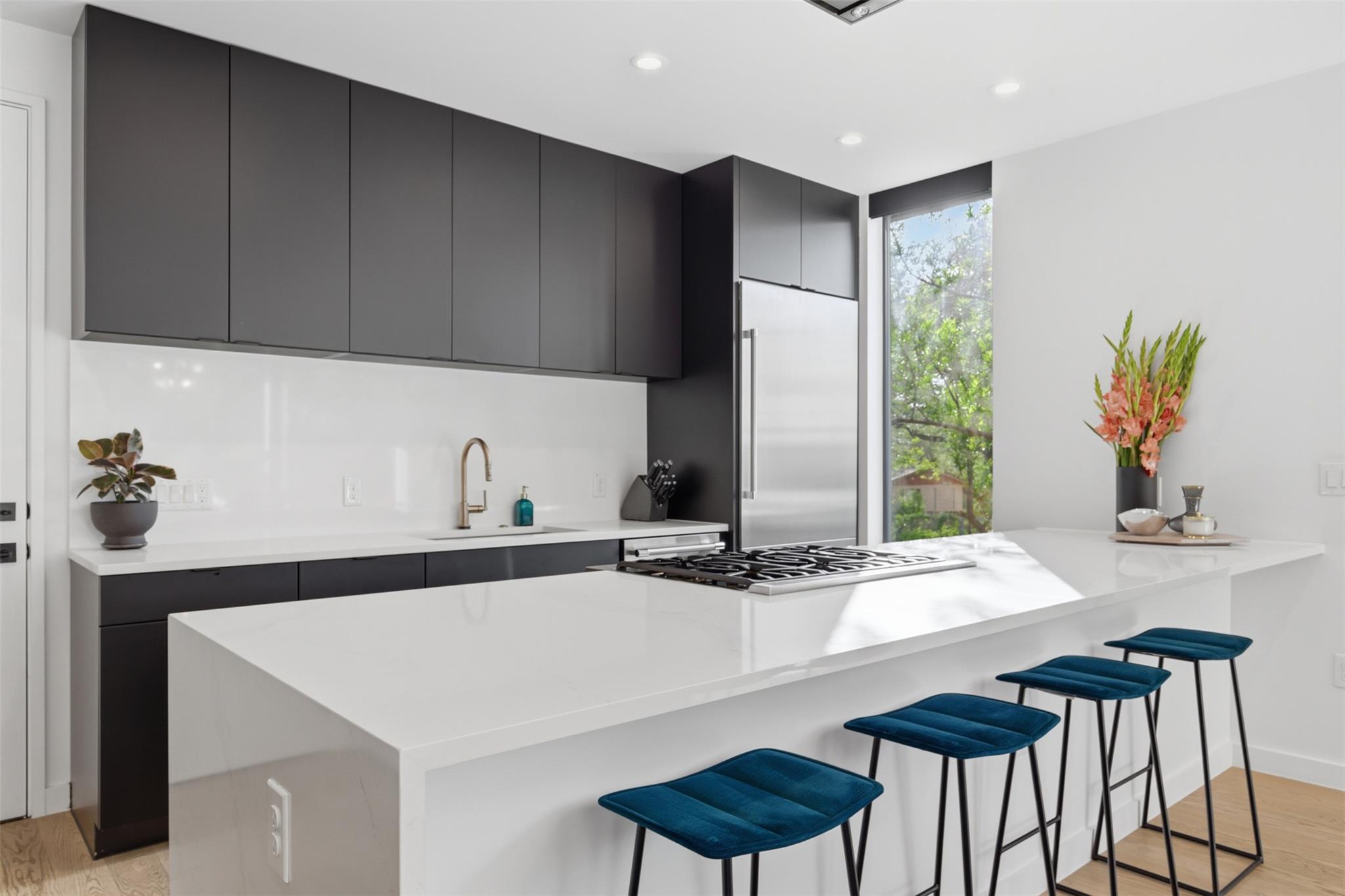 917 James St # 1, Austin, TX 78704