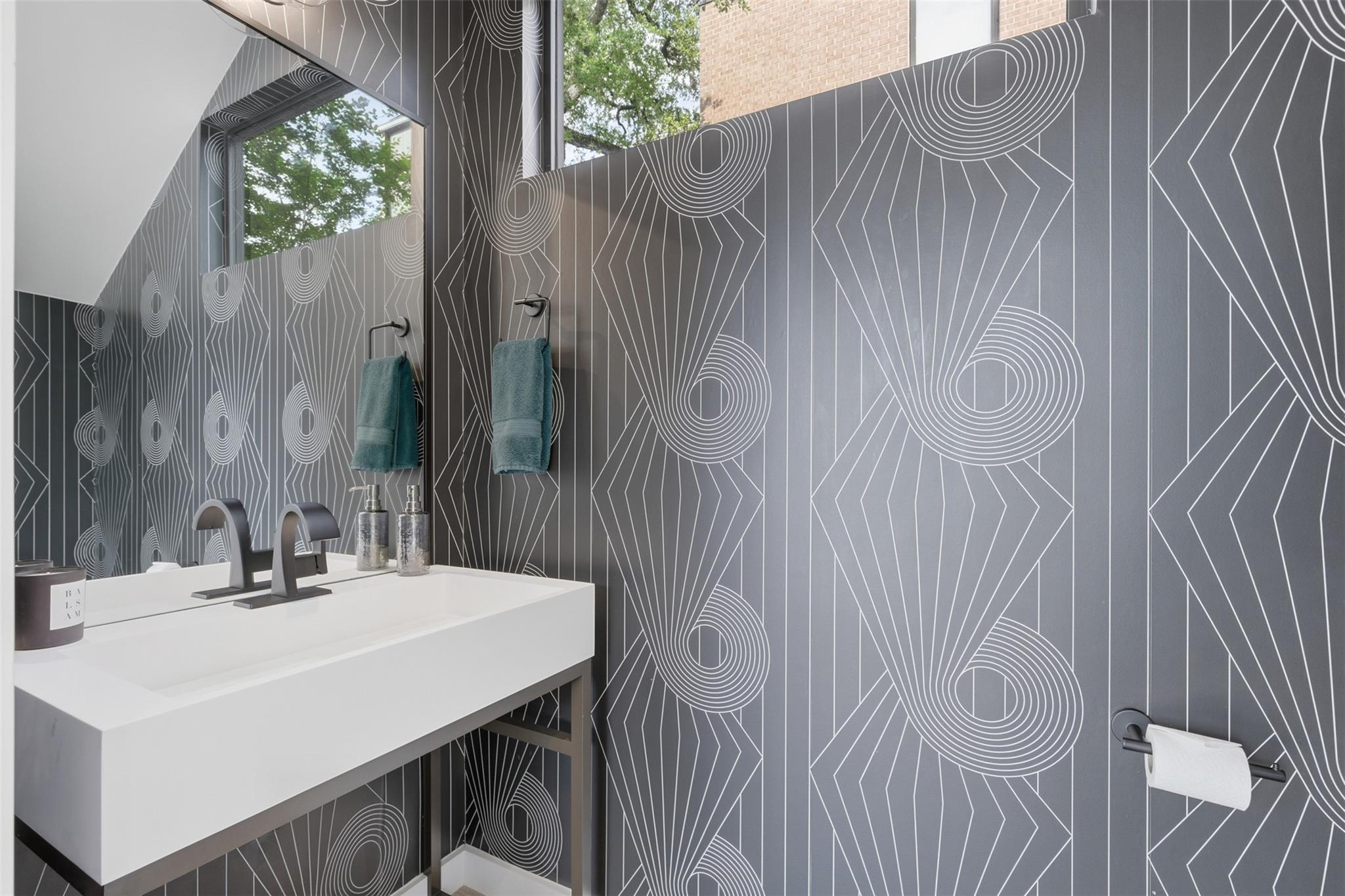 917 James St # 1, Austin, TX 78704