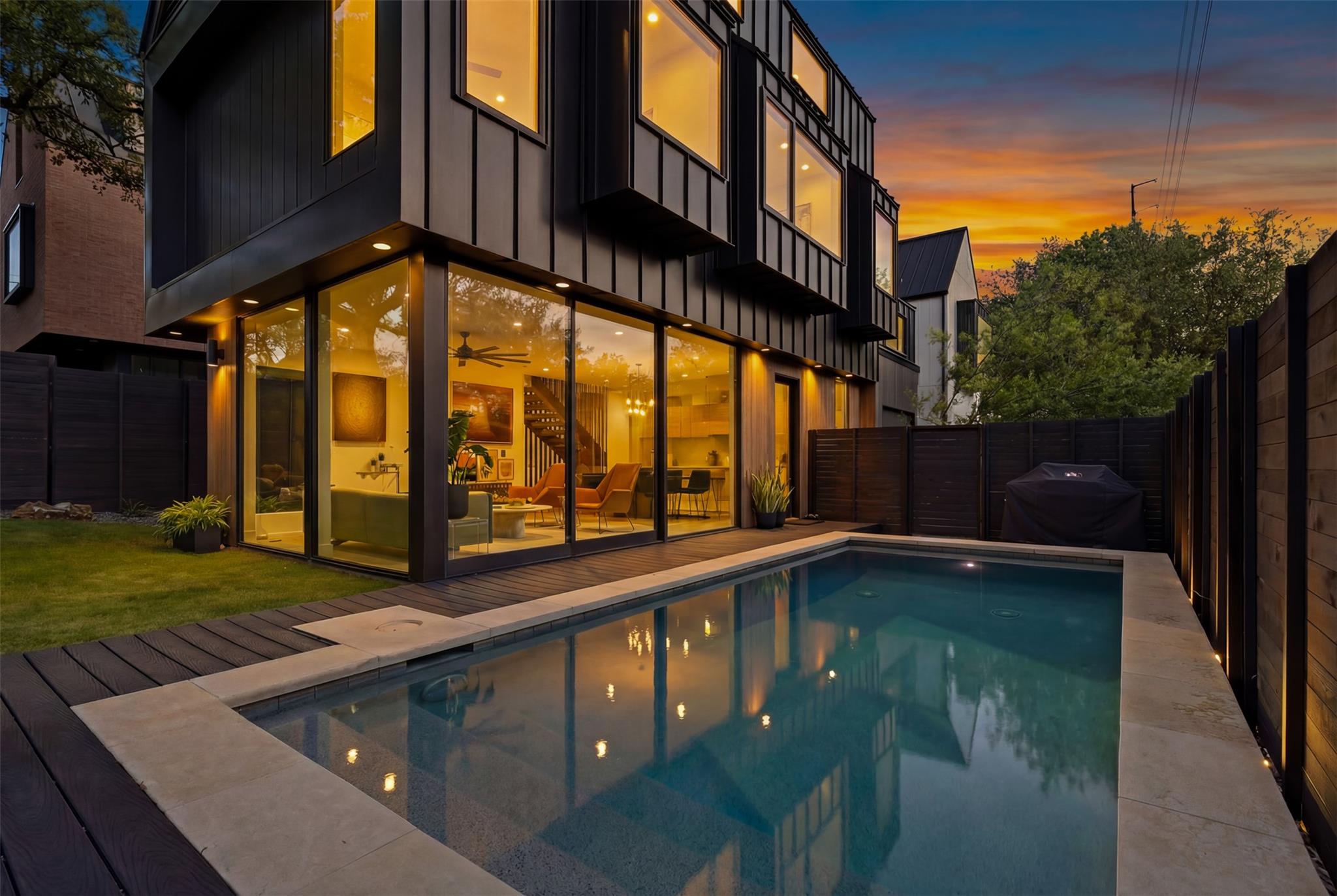 917 James St # 1, Austin, TX 78704