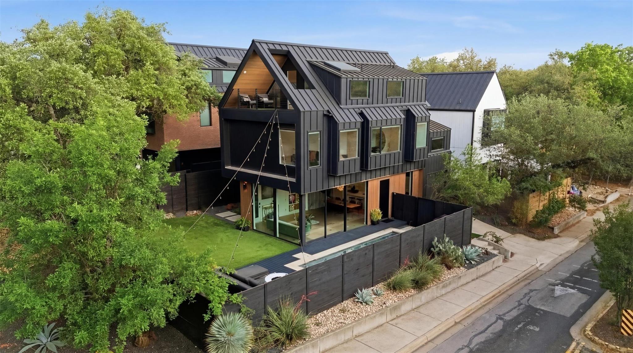 917 James St # 1, Austin, TX 78704