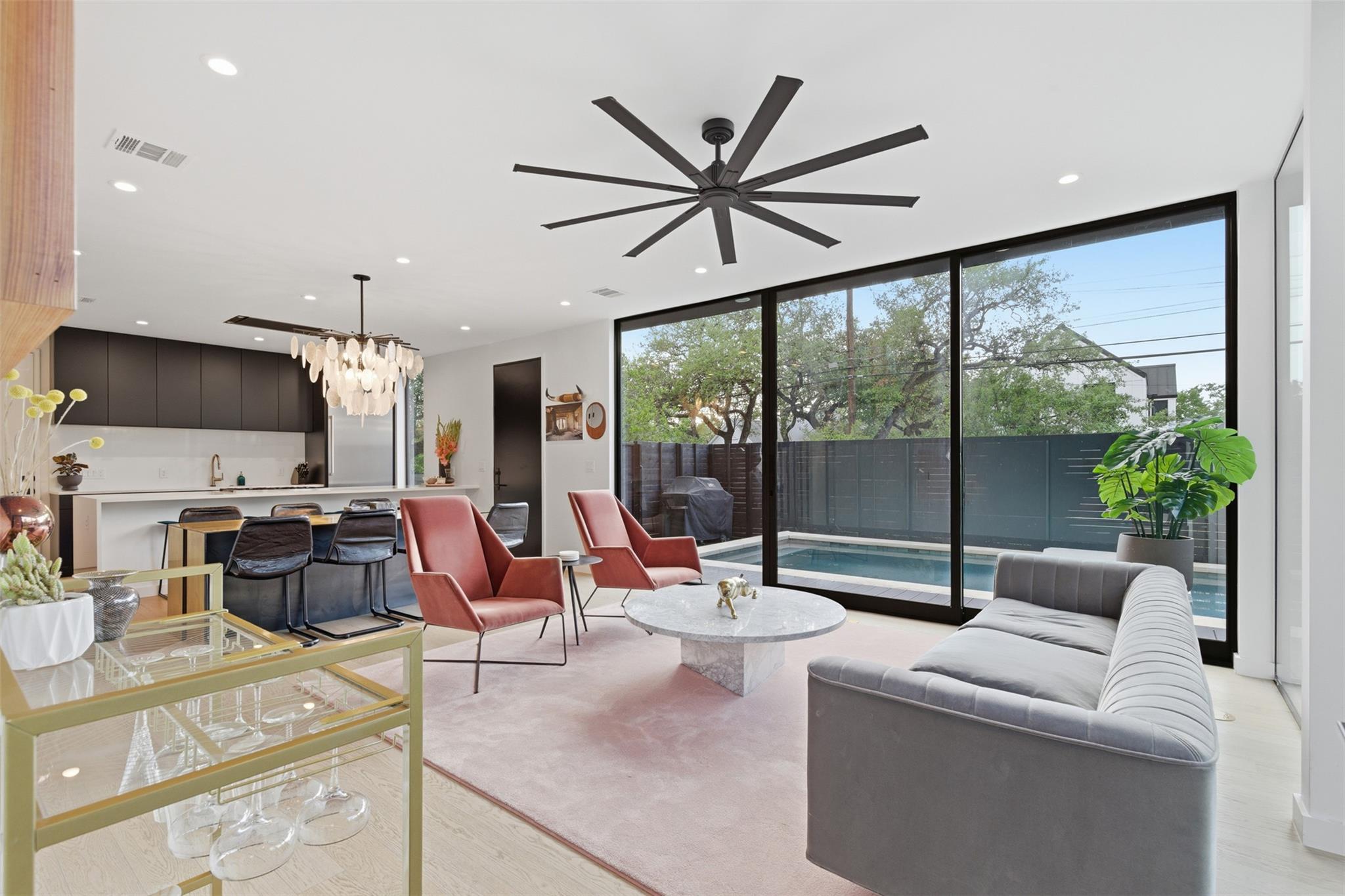 917 James St # 1, Austin, TX 78704