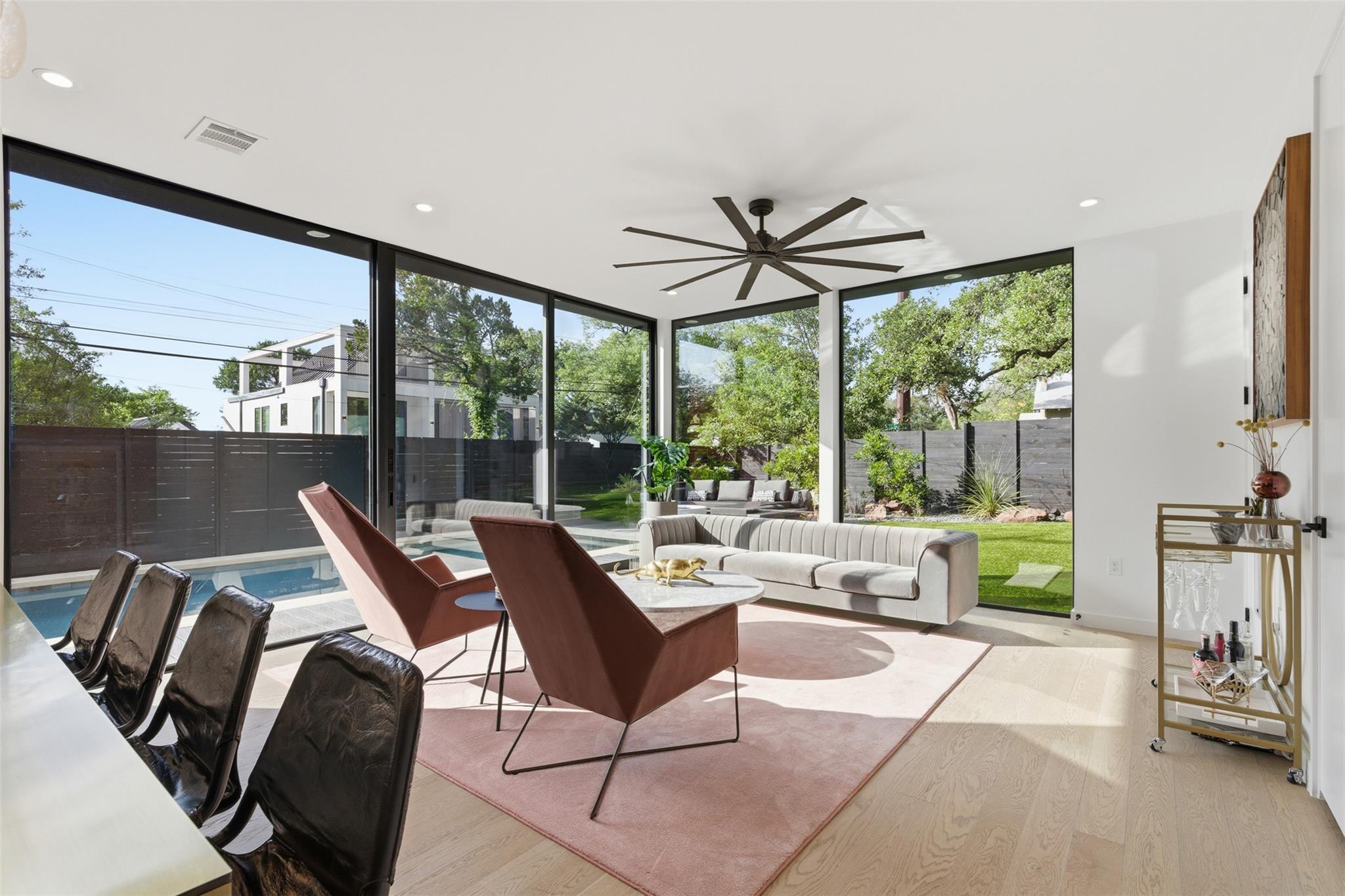 917 James St # 1, Austin, TX 78704