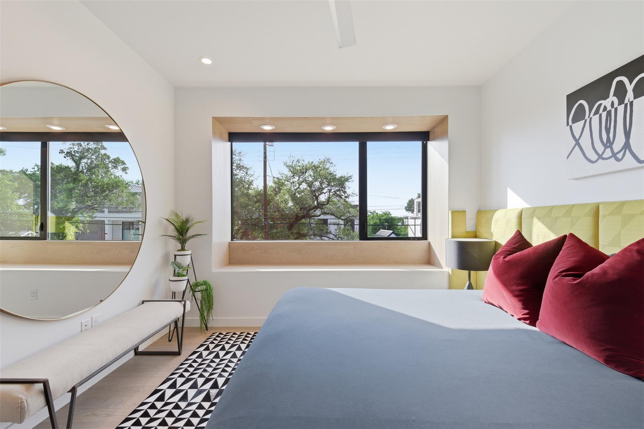 917 James St # 1, Austin, TX 78704