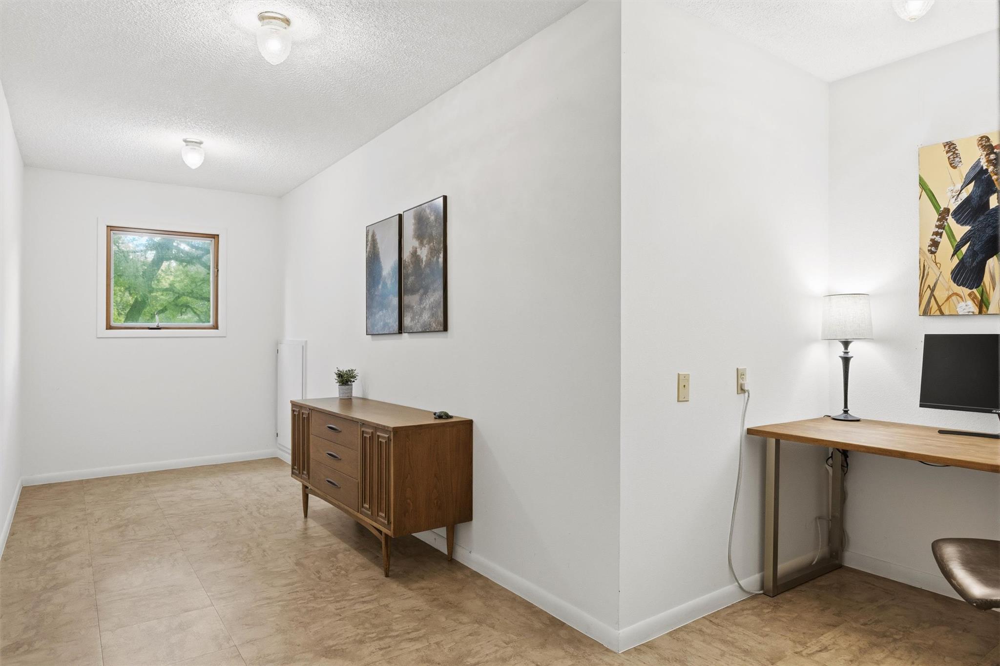 1800 County Road 436, Dime Box, TX 77853