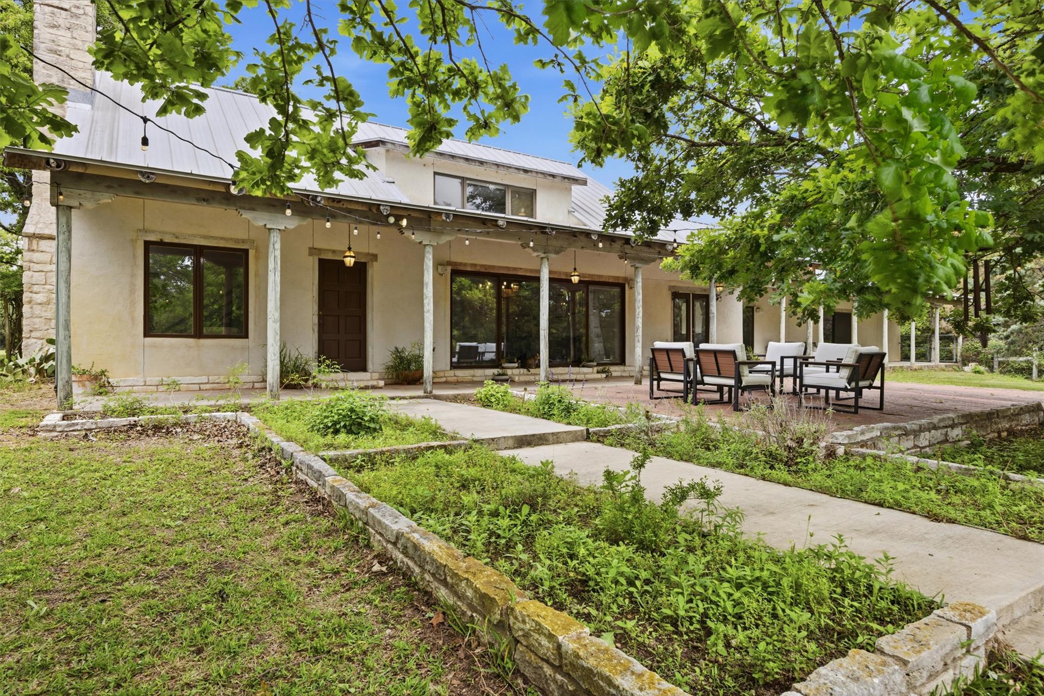 1800 County Road 436, Dime Box, TX 77853