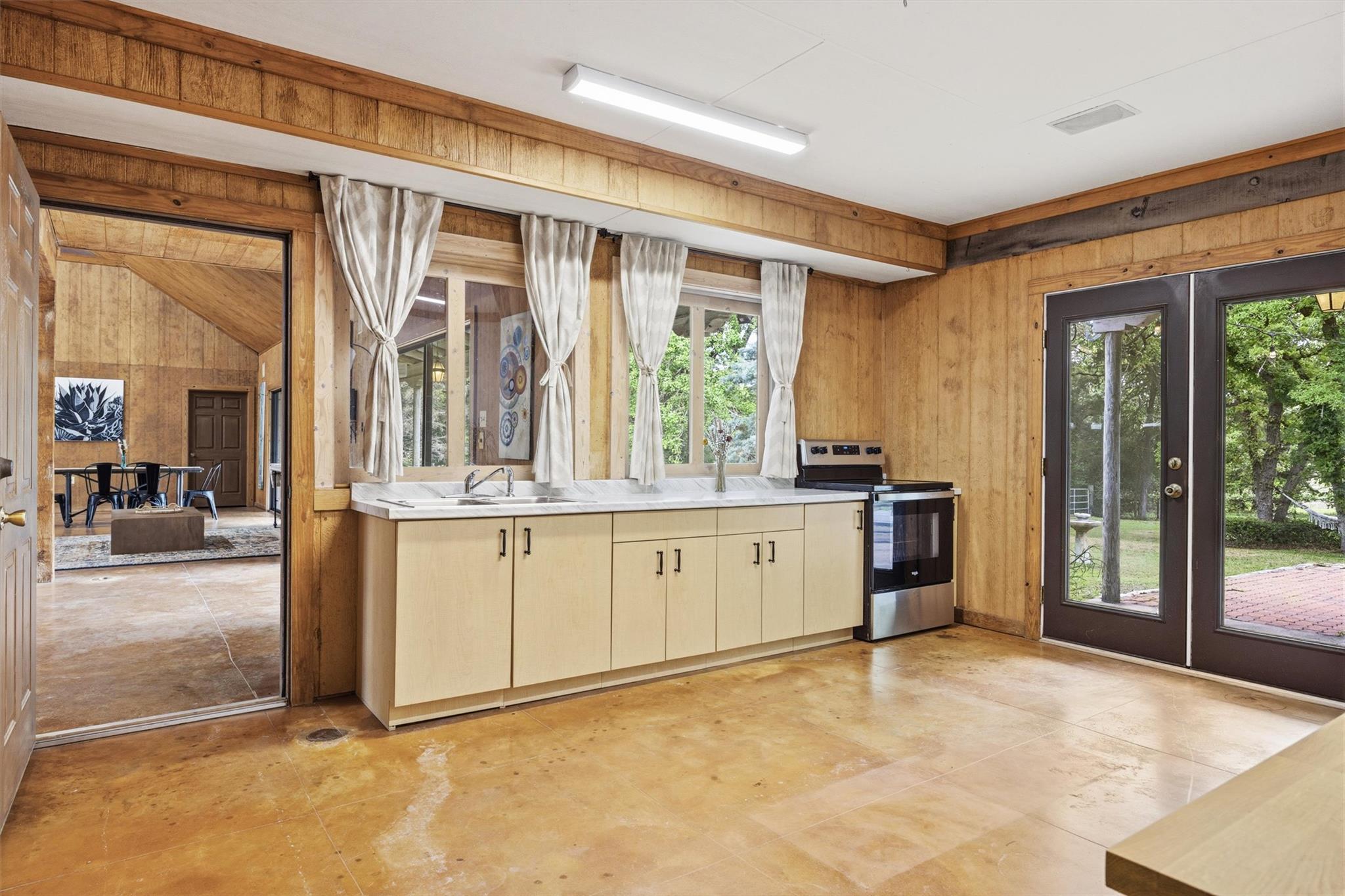 1800 County Road 436, Dime Box, TX 77853