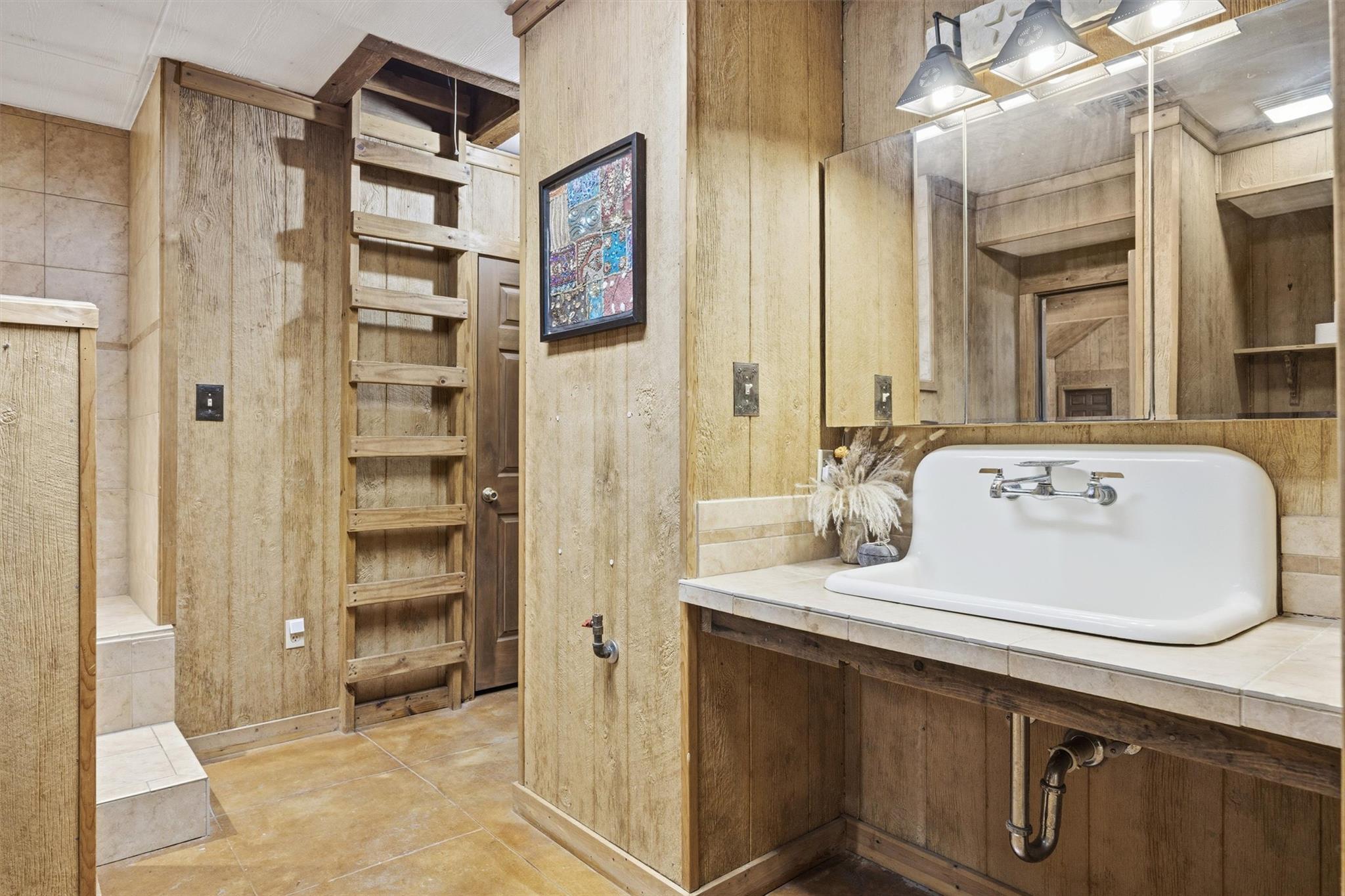 1800 County Road 436, Dime Box, TX 77853