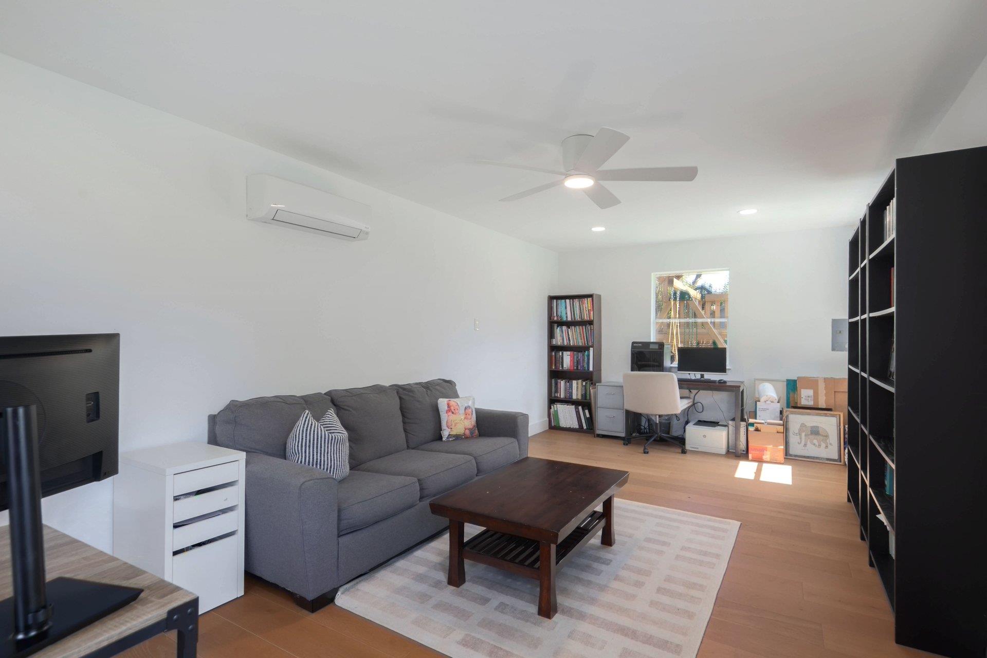 2902 Skylark Dr, Austin, TX 78757