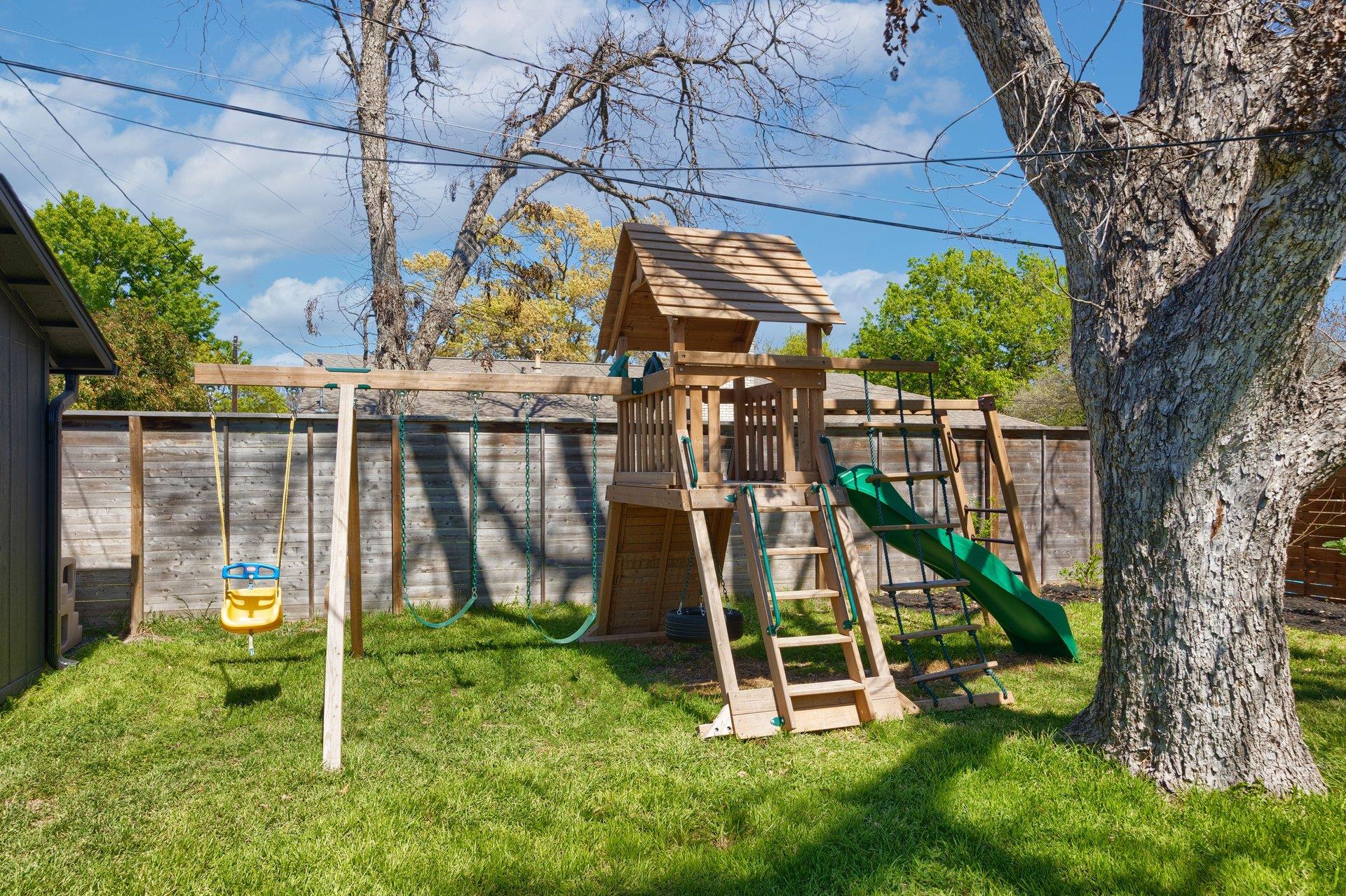 2902 Skylark Dr, Austin, TX 78757