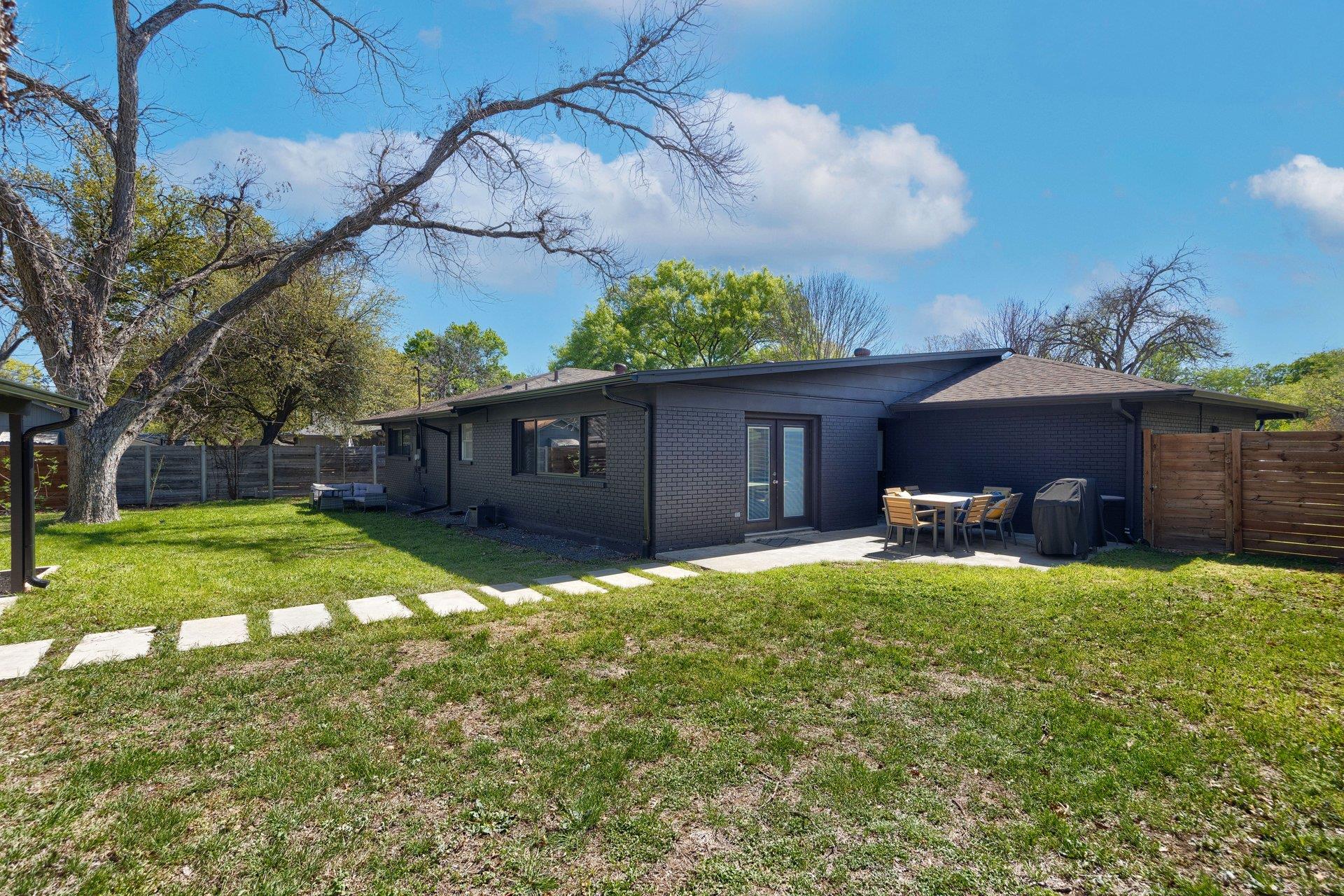 2902 Skylark Dr, Austin, TX 78757