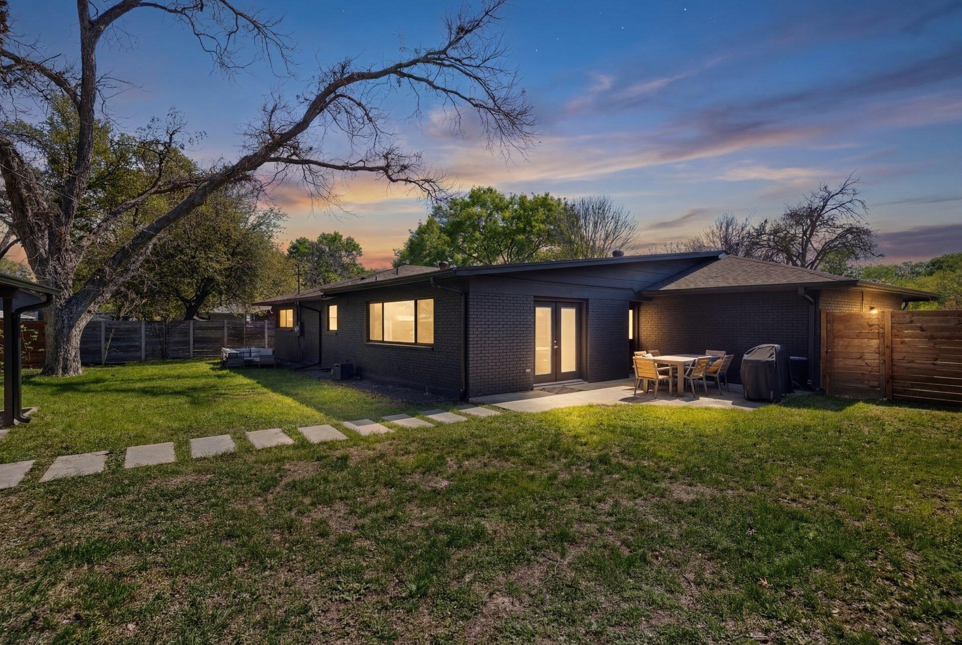 2902 Skylark Dr, Austin, TX 78757