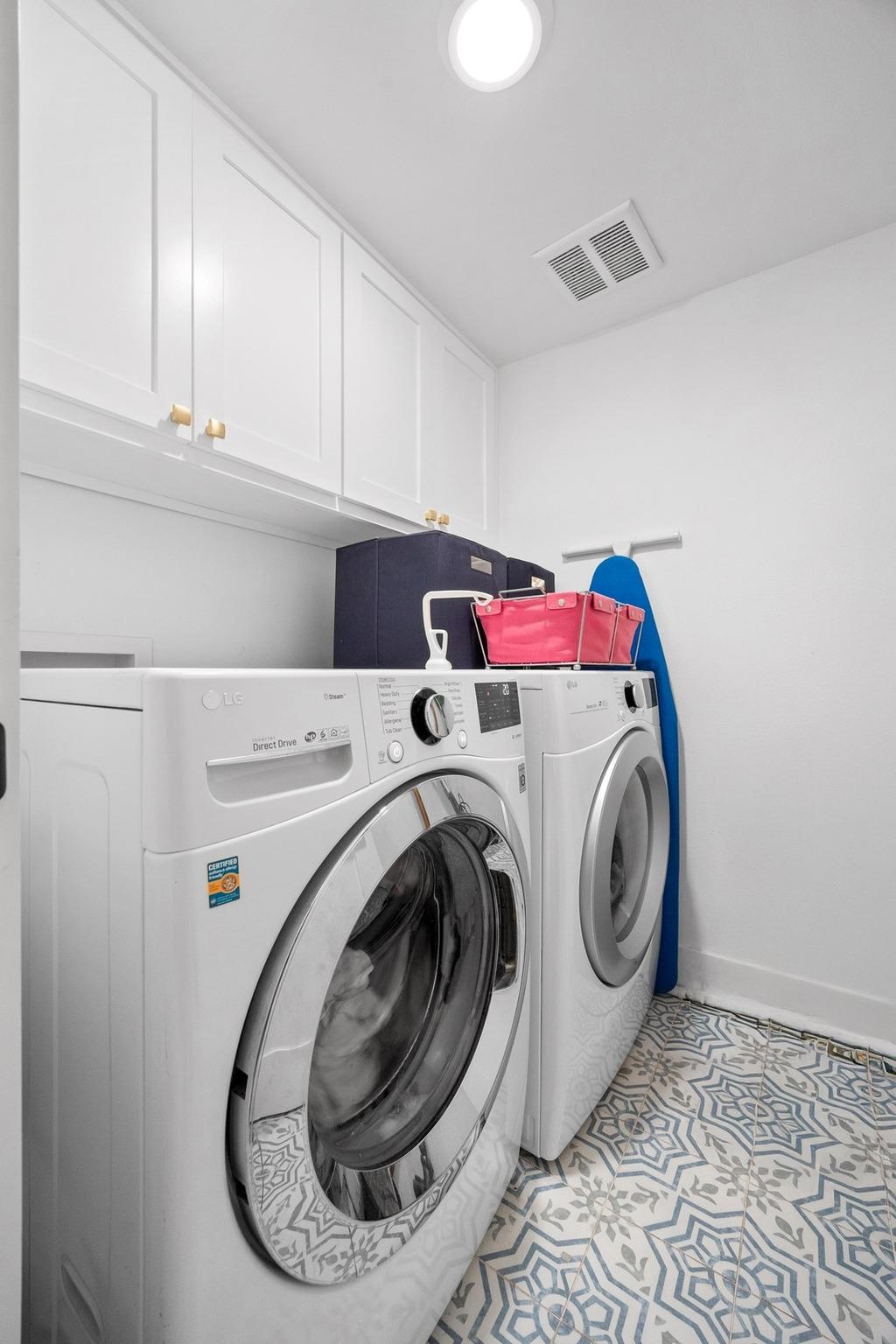 3402 Dolphin Dr # A, Austin, TX 78704