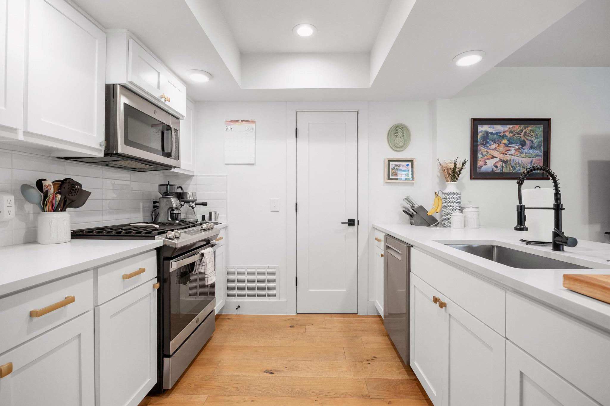 3402 Dolphin Dr # A, Austin, TX 78704