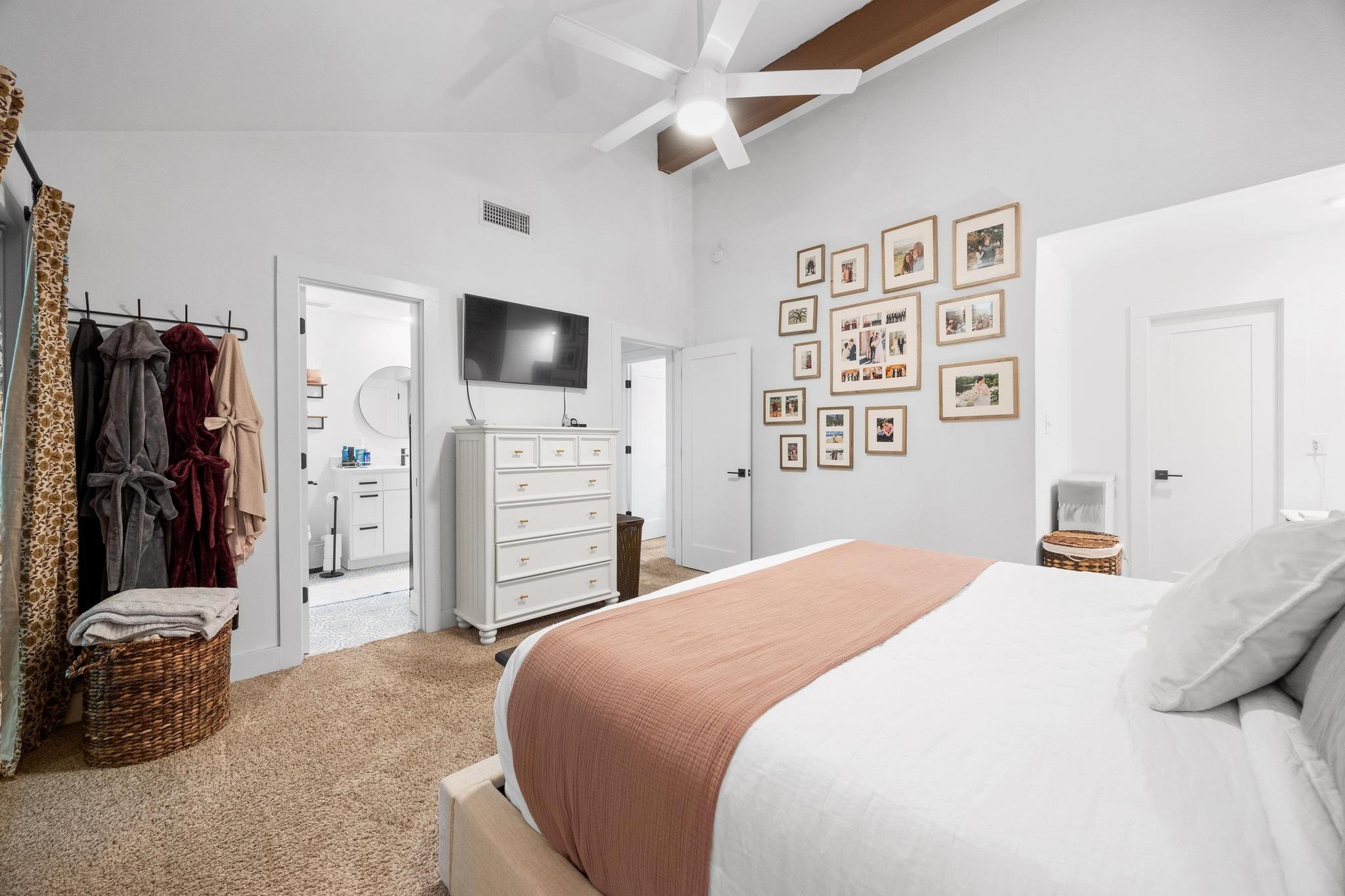 3402 Dolphin Dr # A, Austin, TX 78704