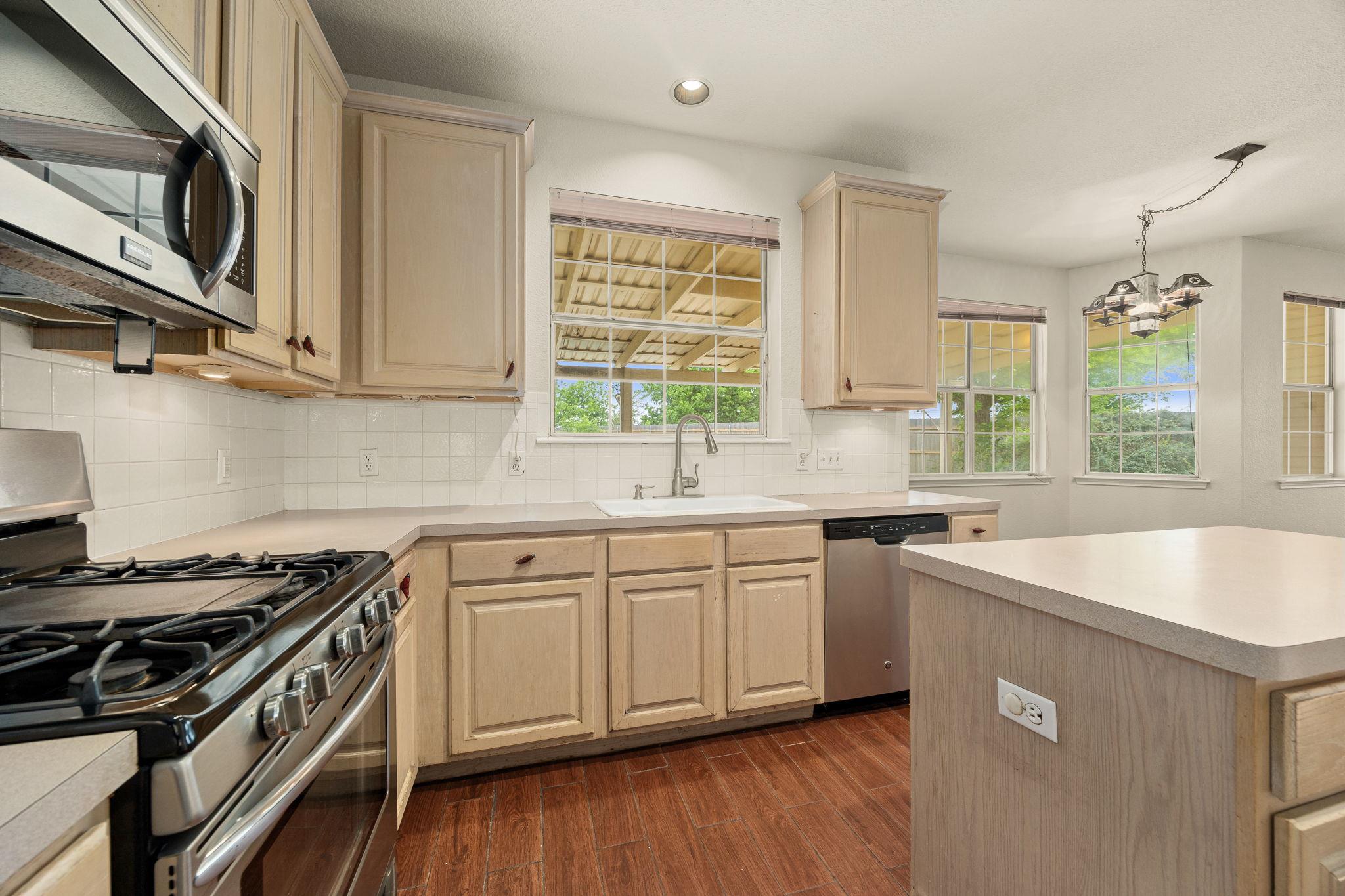 106 S Carriage Hills Dr, Georgetown, TX 78626