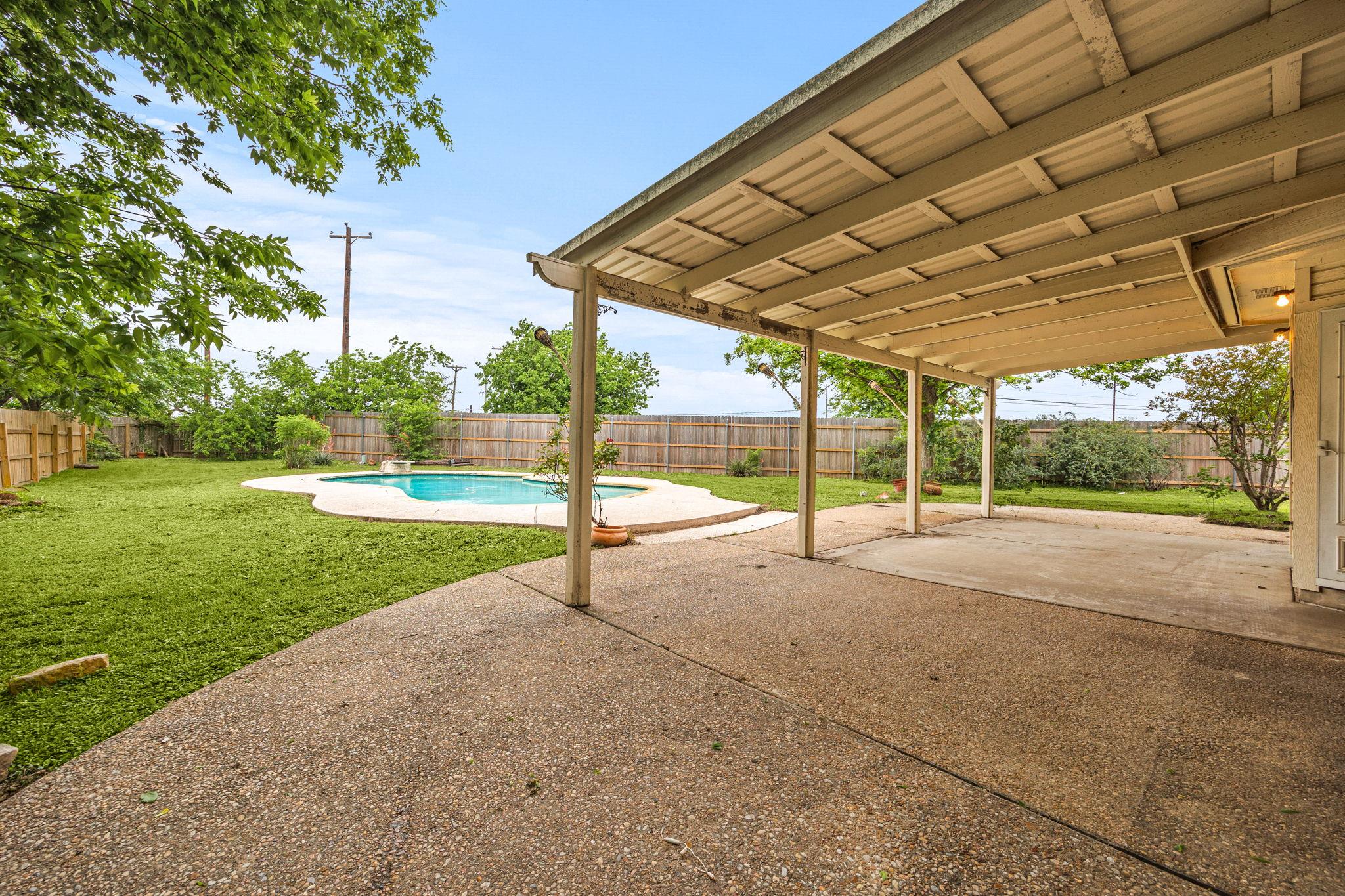 106 S Carriage Hills Dr, Georgetown, TX 78626