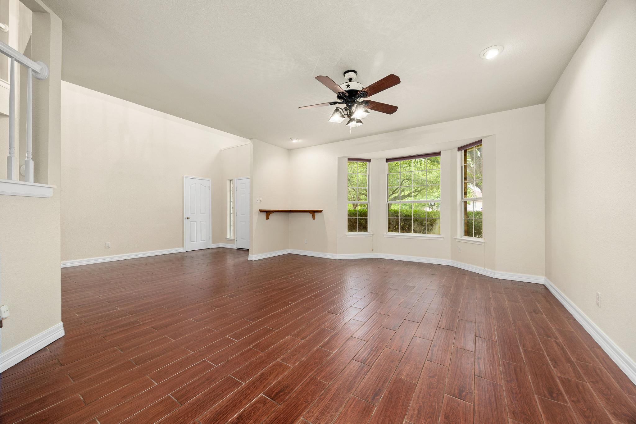 106 S Carriage Hills Dr, Georgetown, TX 78626