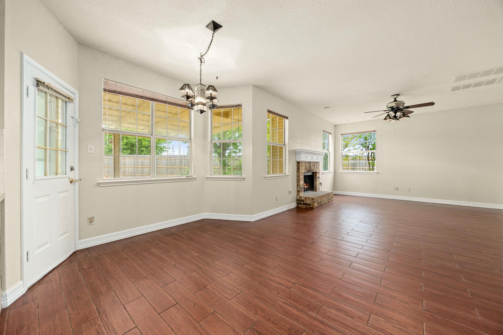 106 S Carriage Hills Dr, Georgetown, TX 78626