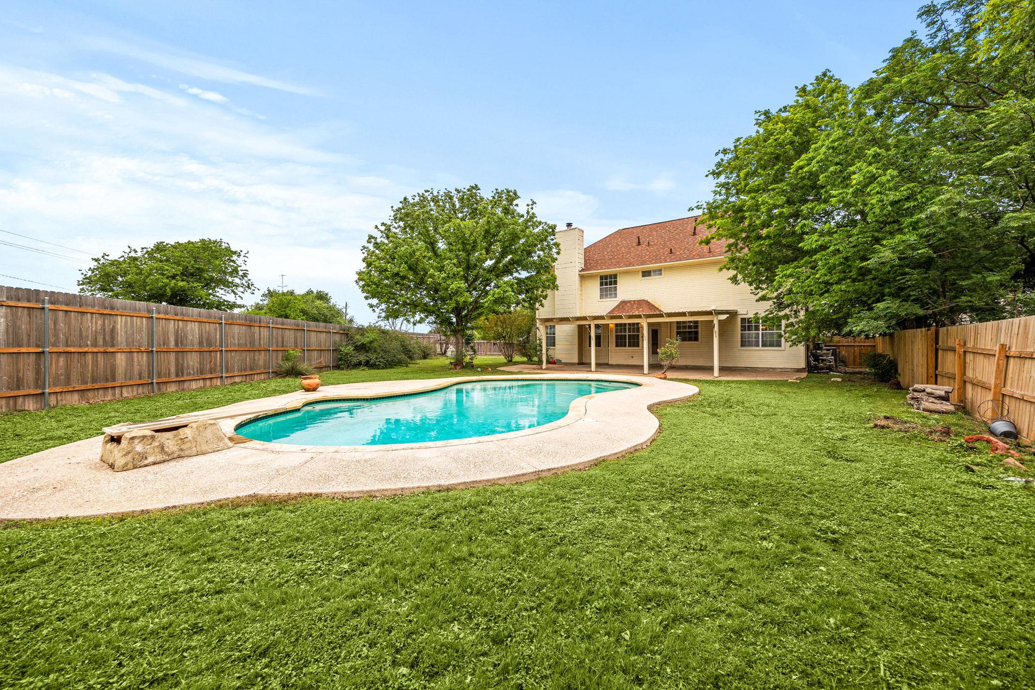 106 S Carriage Hills Dr, Georgetown, TX 78626