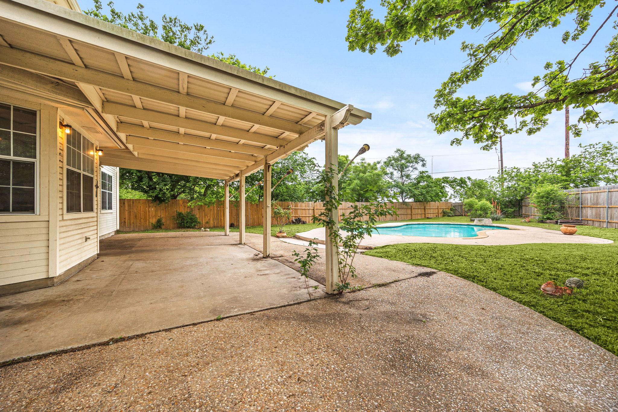 106 S Carriage Hills Dr, Georgetown, TX 78626