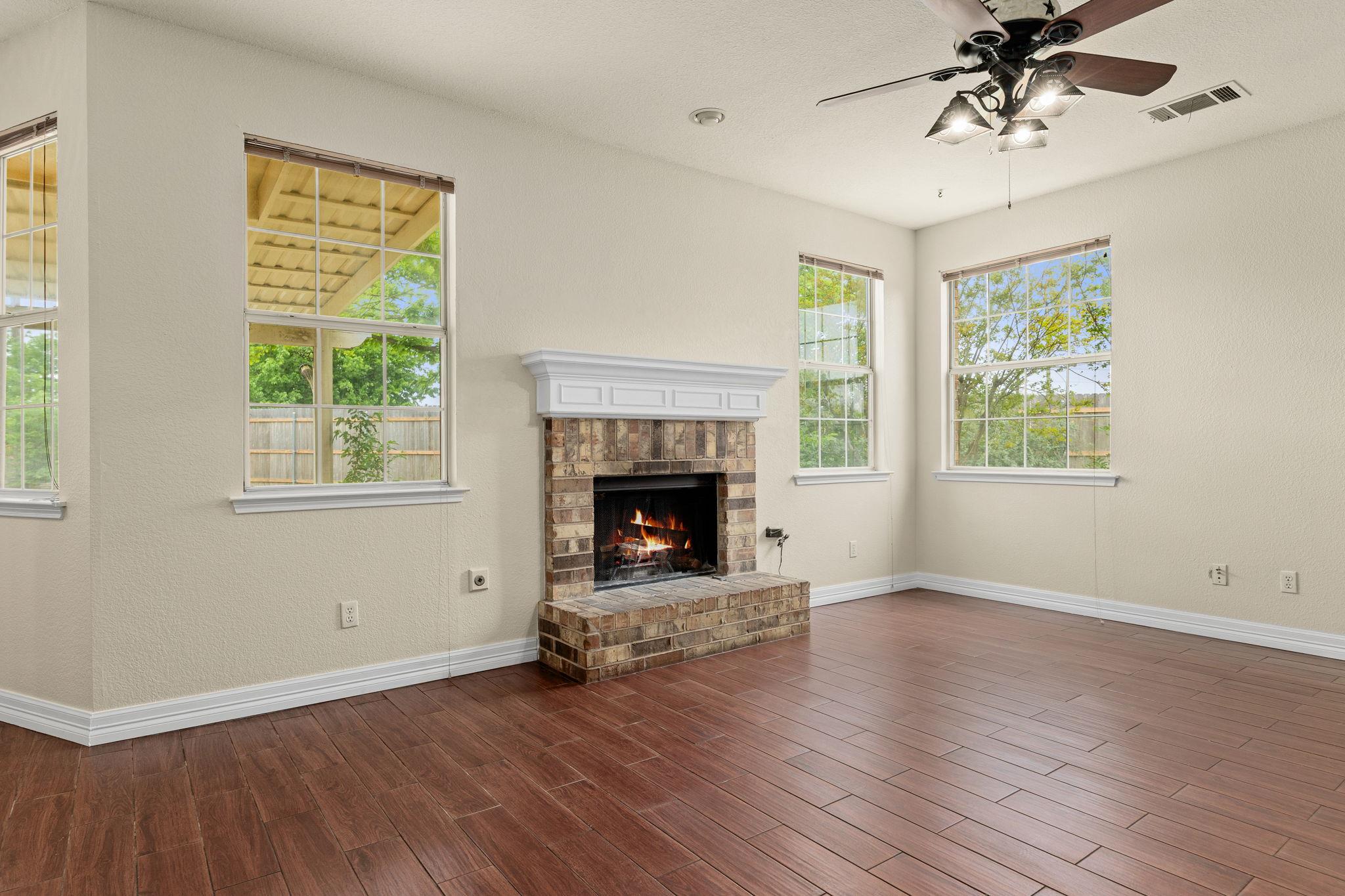 106 S Carriage Hills Dr, Georgetown, TX 78626