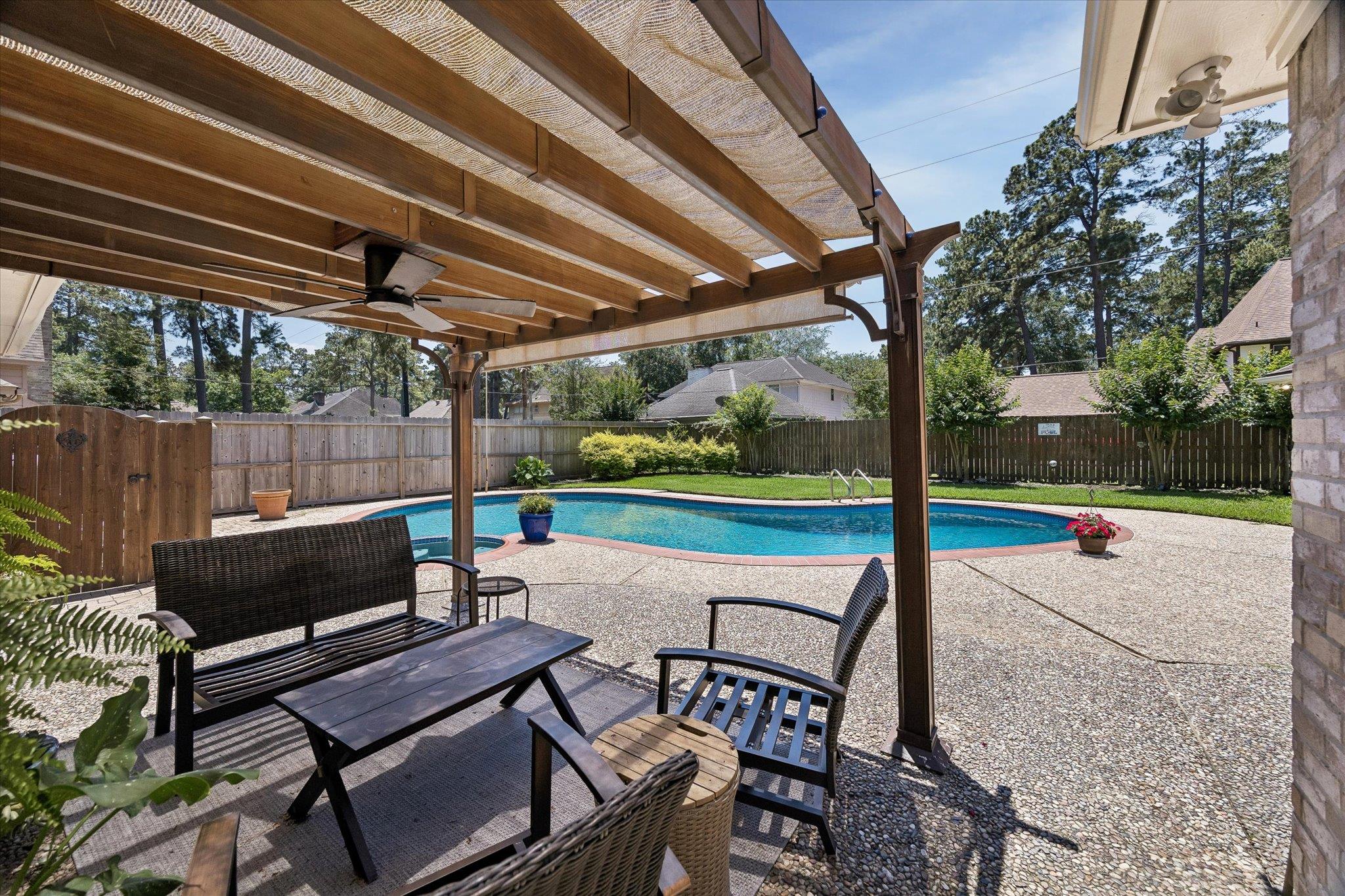 15111 Rose Cottage Dr, Houston, TX 77069