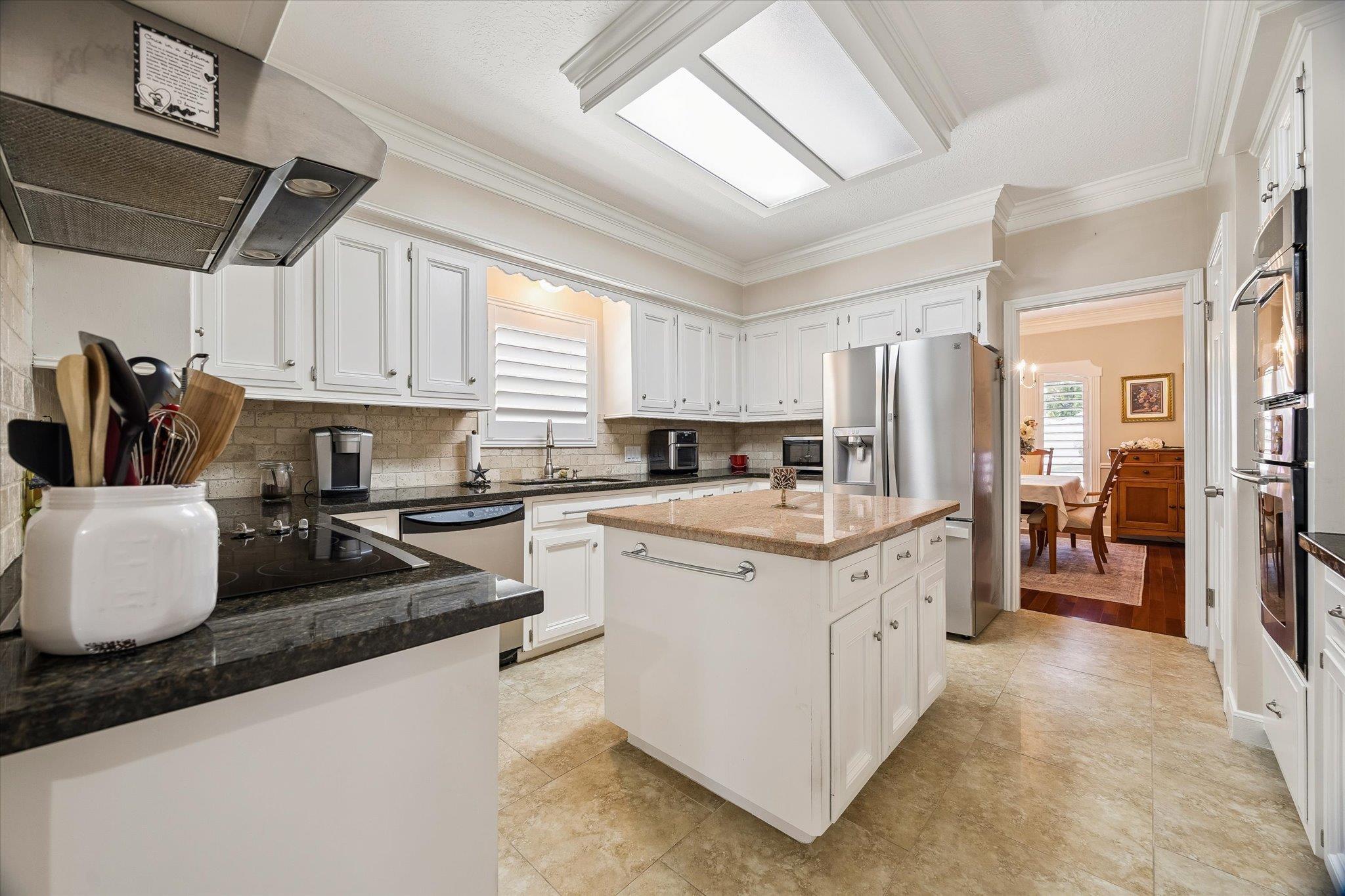 15111 Rose Cottage Dr, Houston, TX 77069