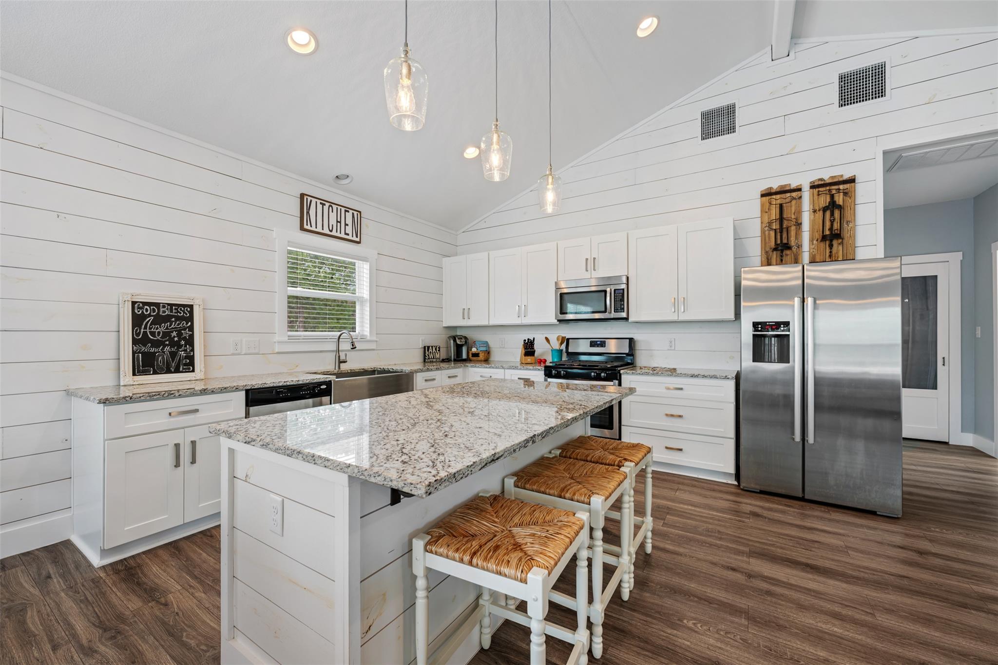 1016 Sherwood Forest Dr, Marble Falls, TX 78654