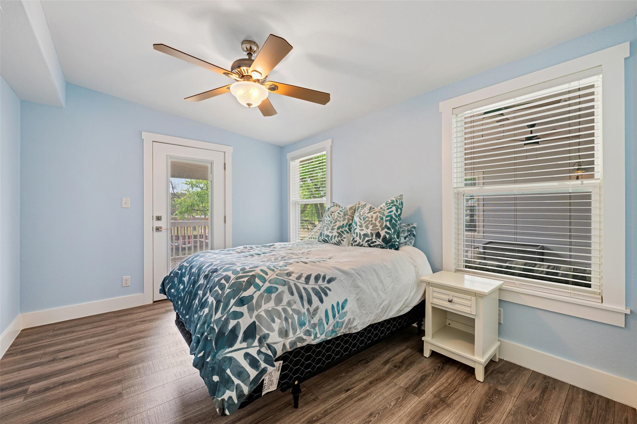 1016 Sherwood Forest Dr, Marble Falls, TX 78654