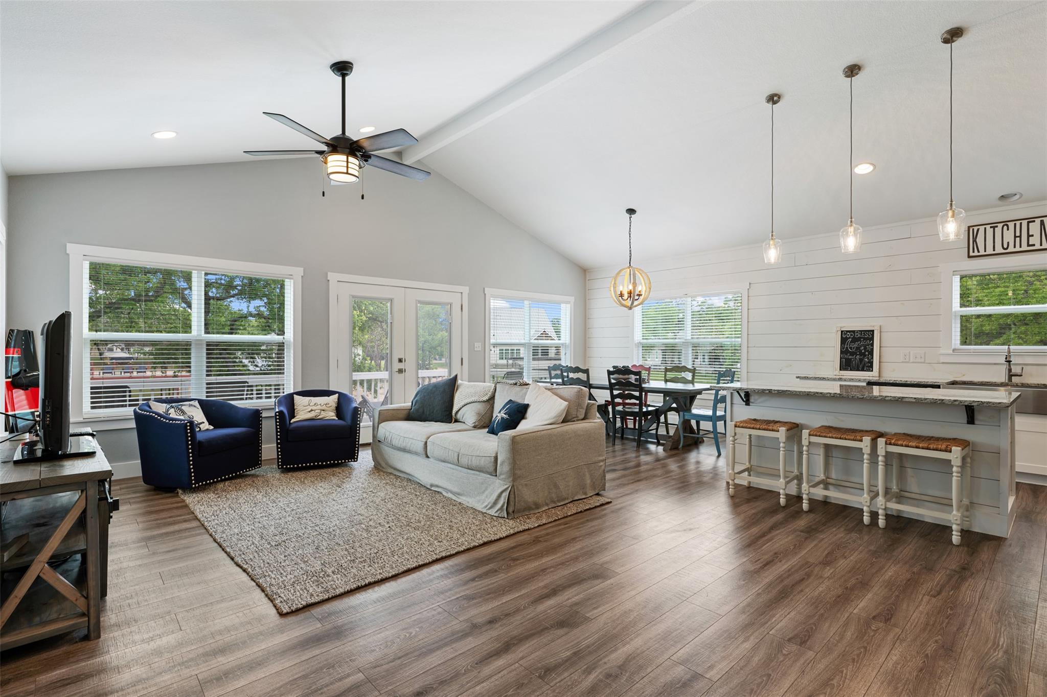 1016 Sherwood Forest Dr, Marble Falls, TX 78654