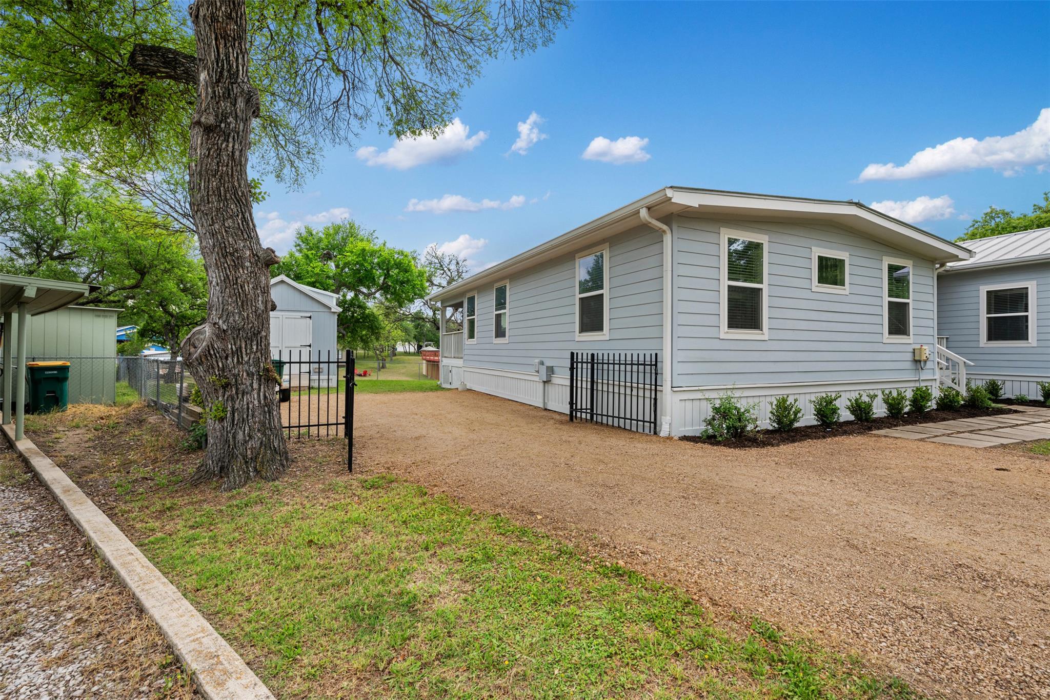 1016 Sherwood Forest Dr, Marble Falls, TX 78654