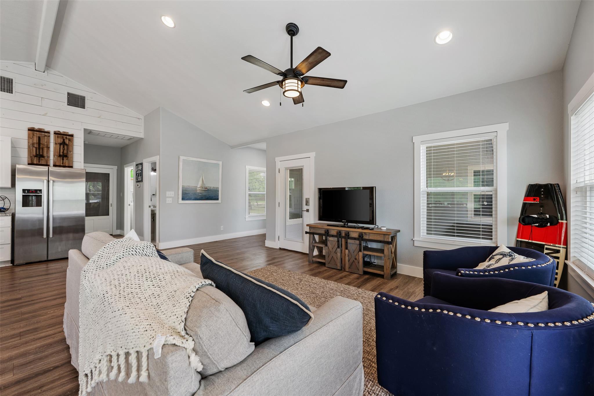 1016 Sherwood Forest Dr, Marble Falls, TX 78654