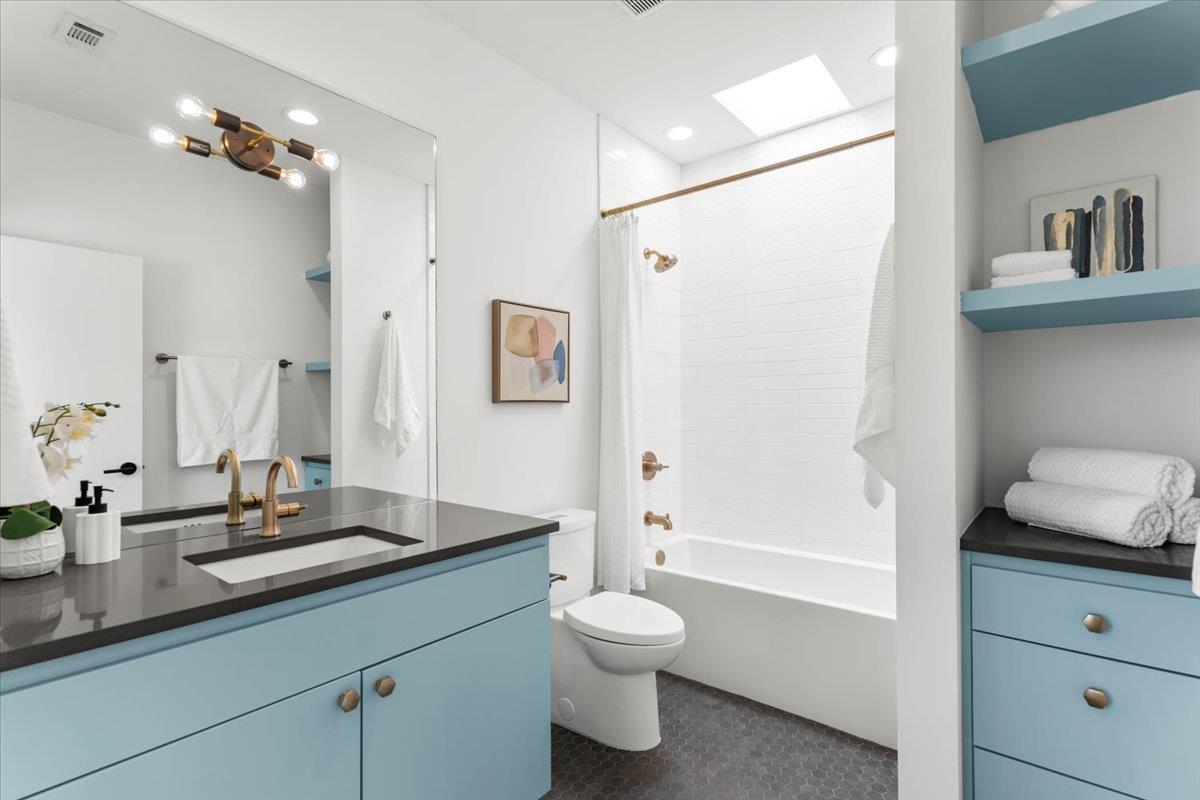 301 Woodward St # B, Austin, TX 78704