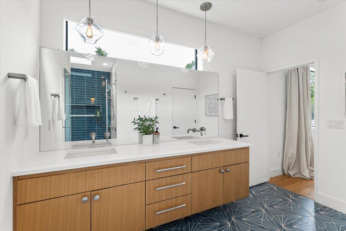 301 Woodward St # B, Austin, TX 78704